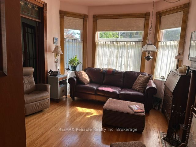 19 Sparling Street Property Photo 19