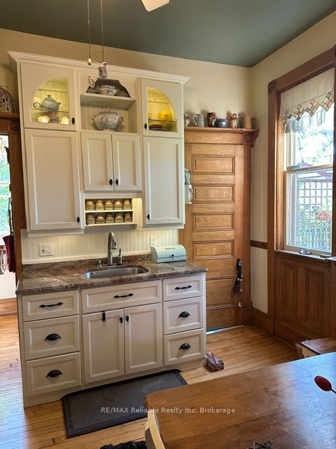 19 Sparling Street Property Photo 29