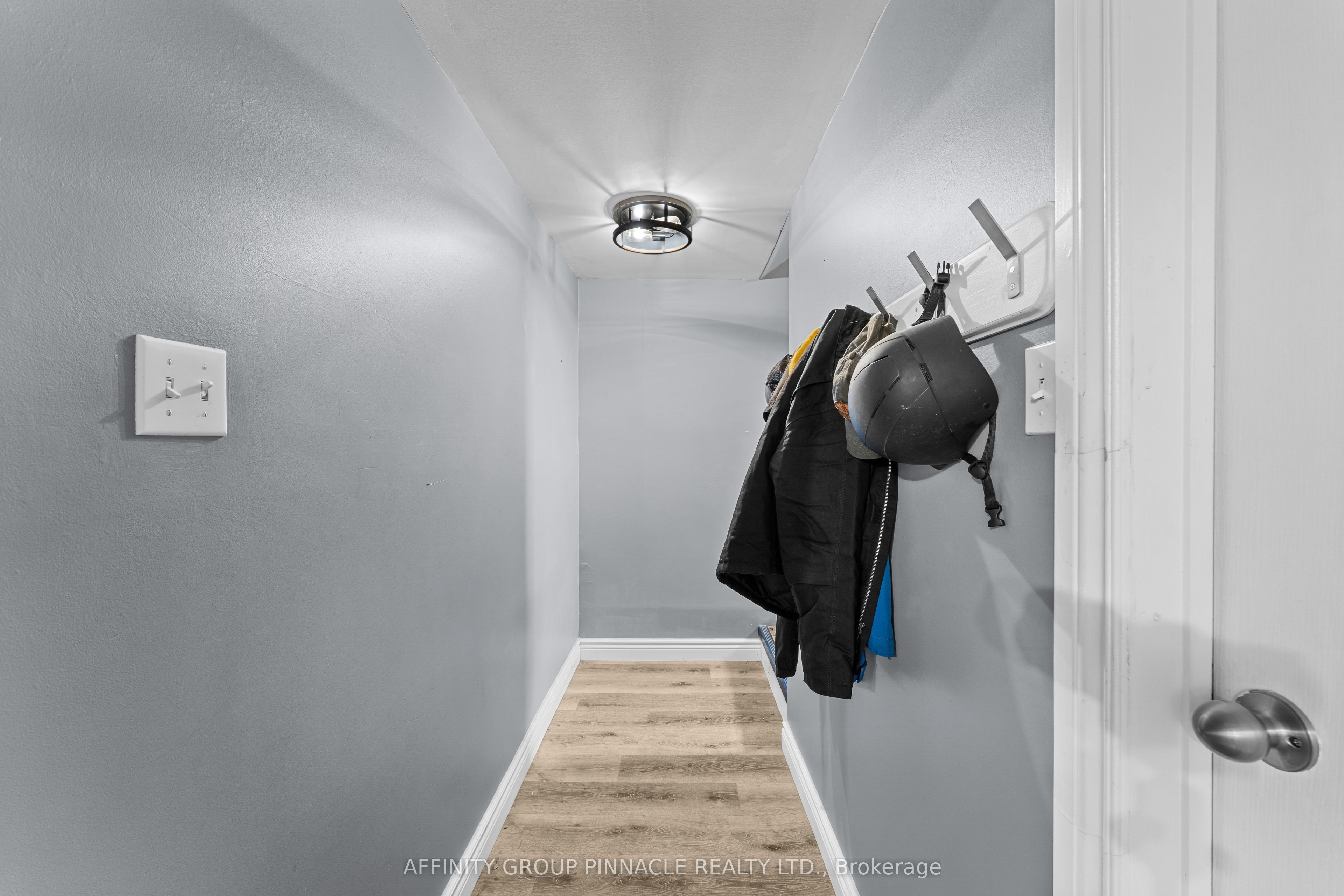 21 Alma Street N Property Photo 17