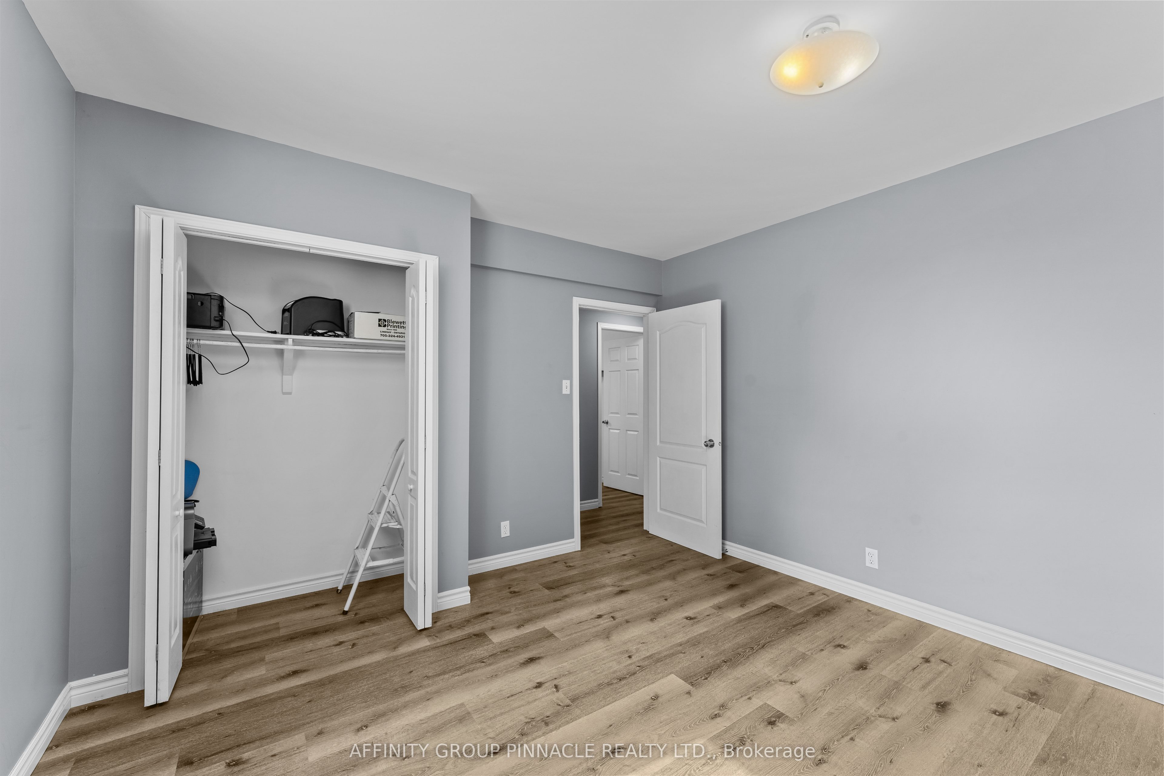 21 Alma Street N Property Photo 22
