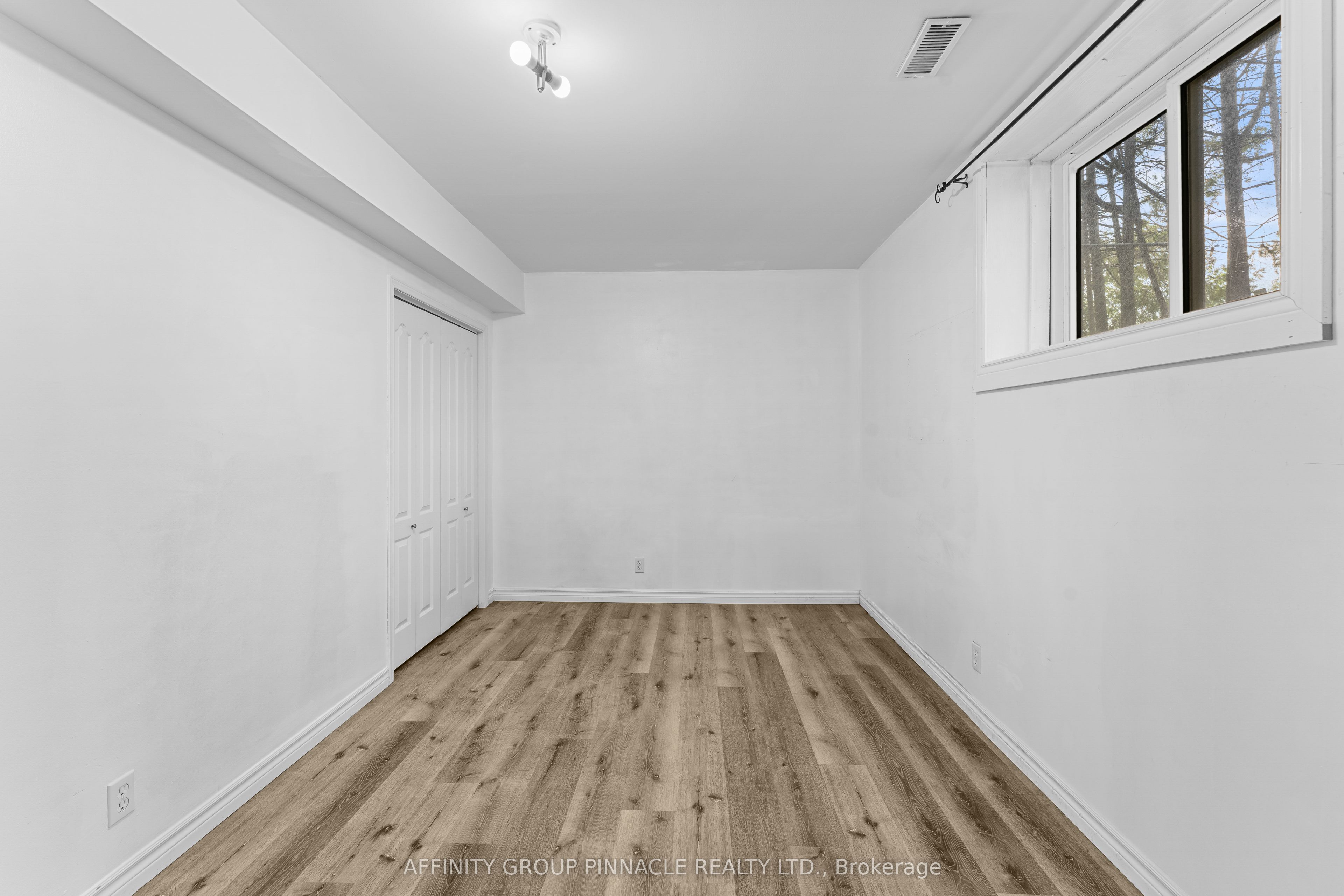 21 Alma Street N Property Photo 24