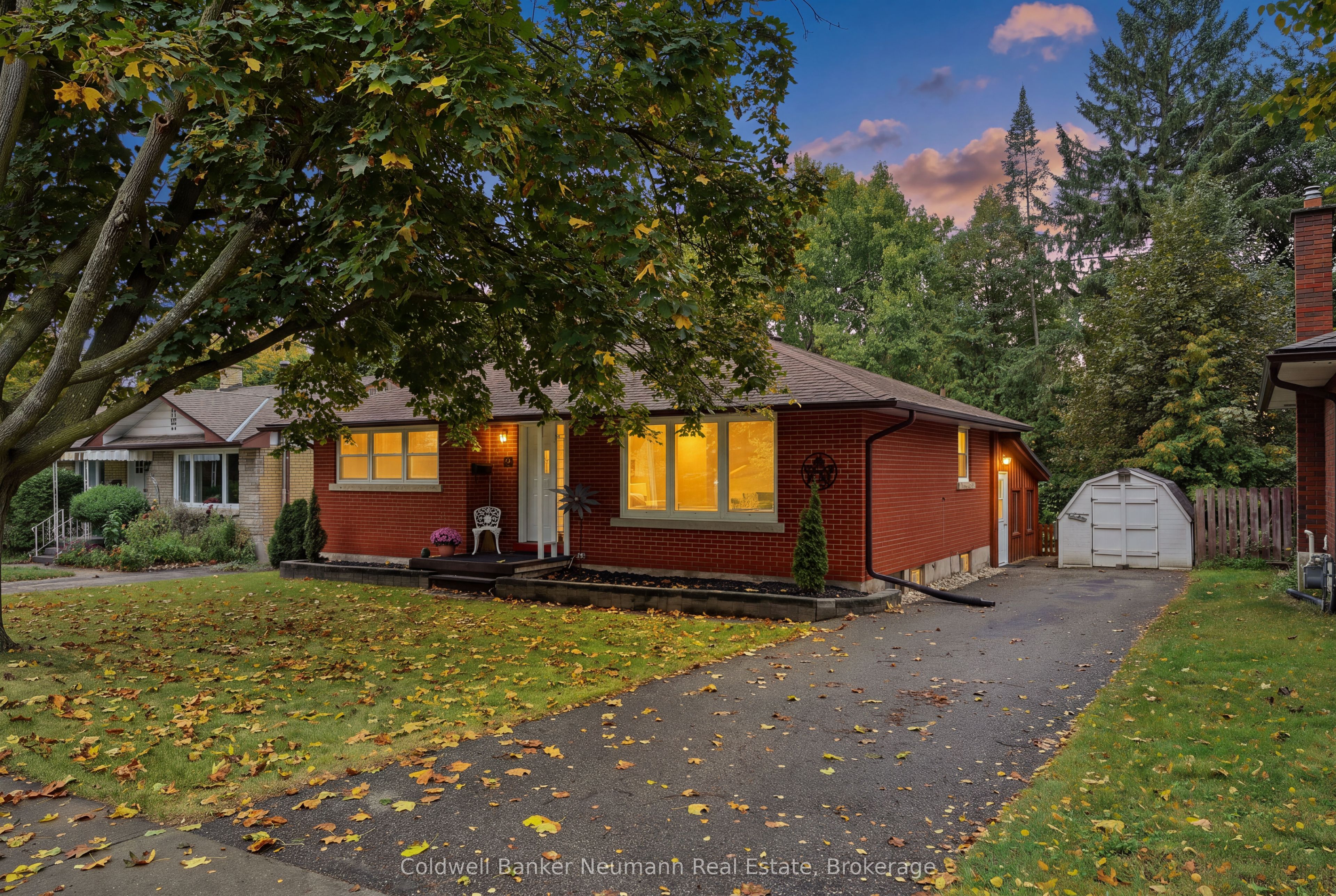 82 Knightswood Boulevard Property Photo 1