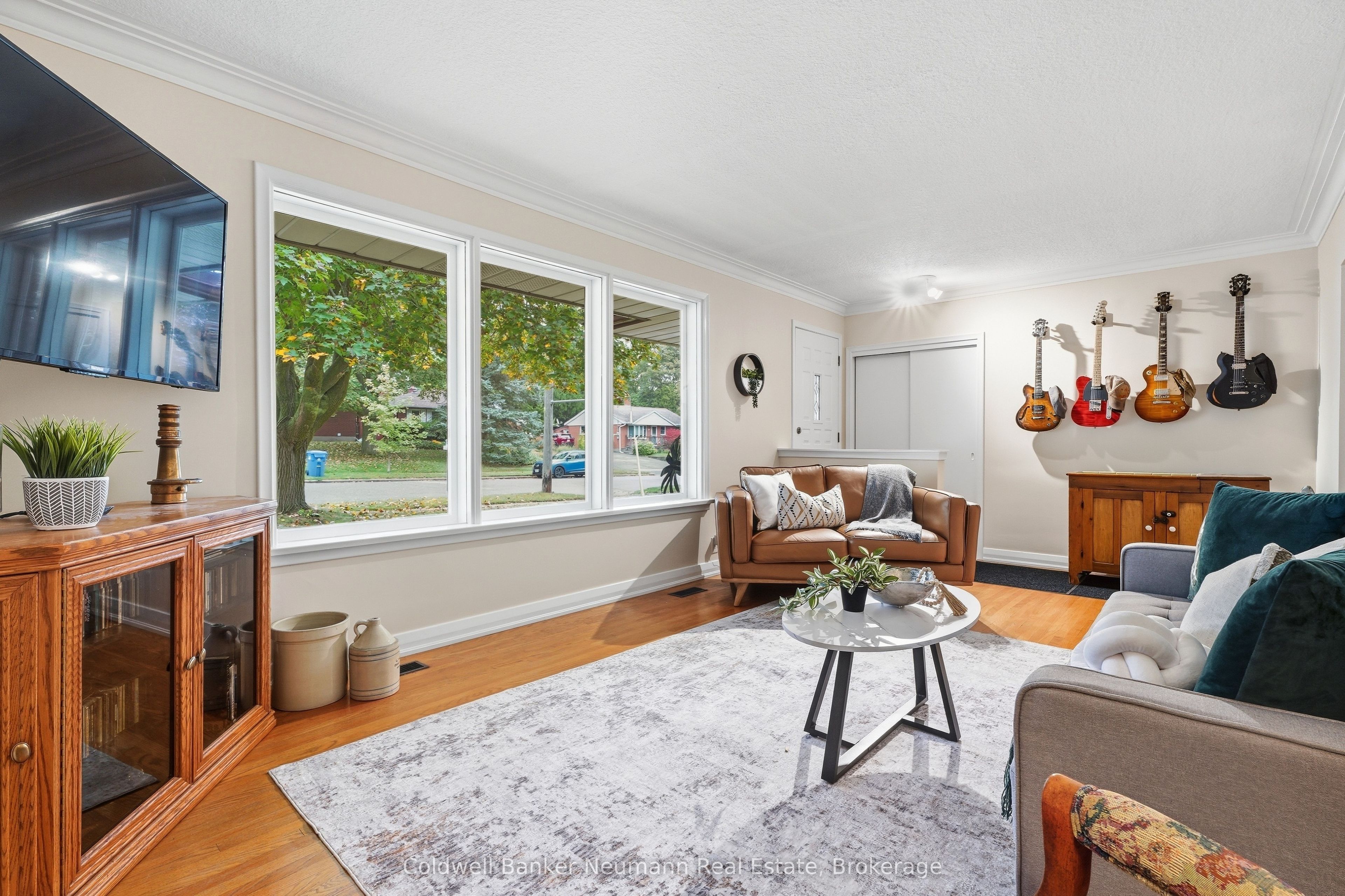 82 Knightswood Boulevard Property Photo 4