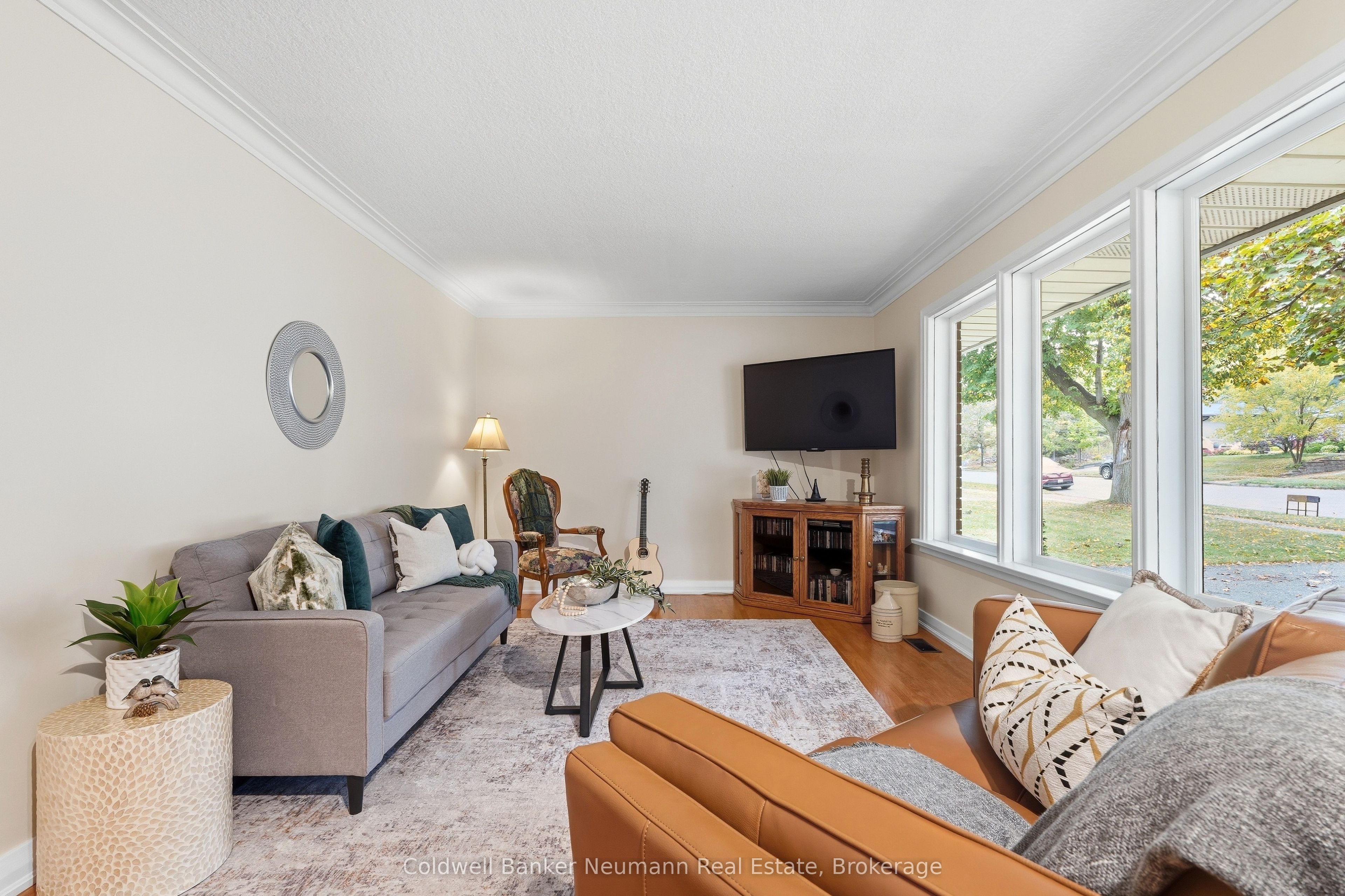 82 Knightswood Boulevard Property Photo 6