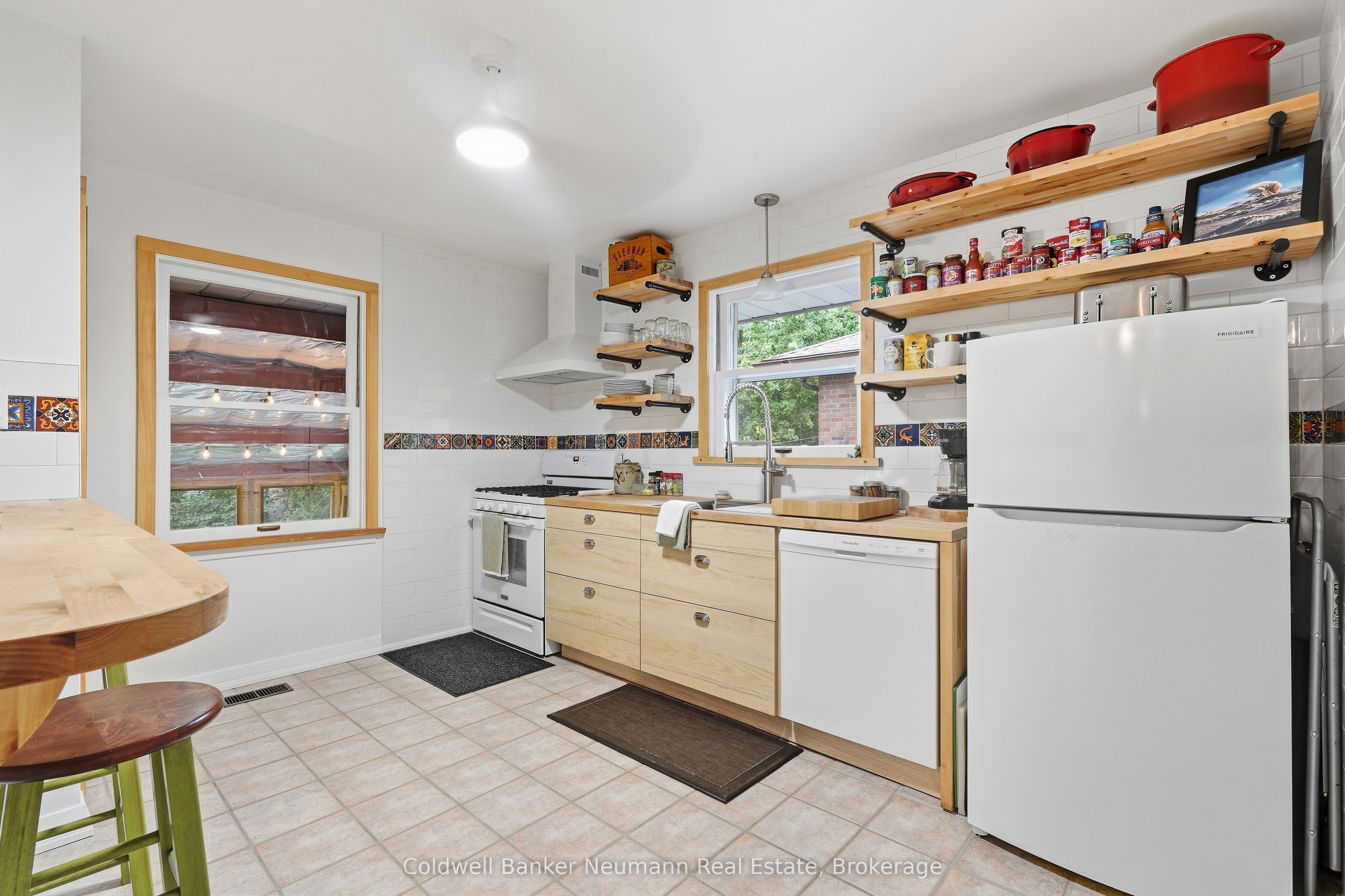 82 Knightswood Boulevard Property Photo 10