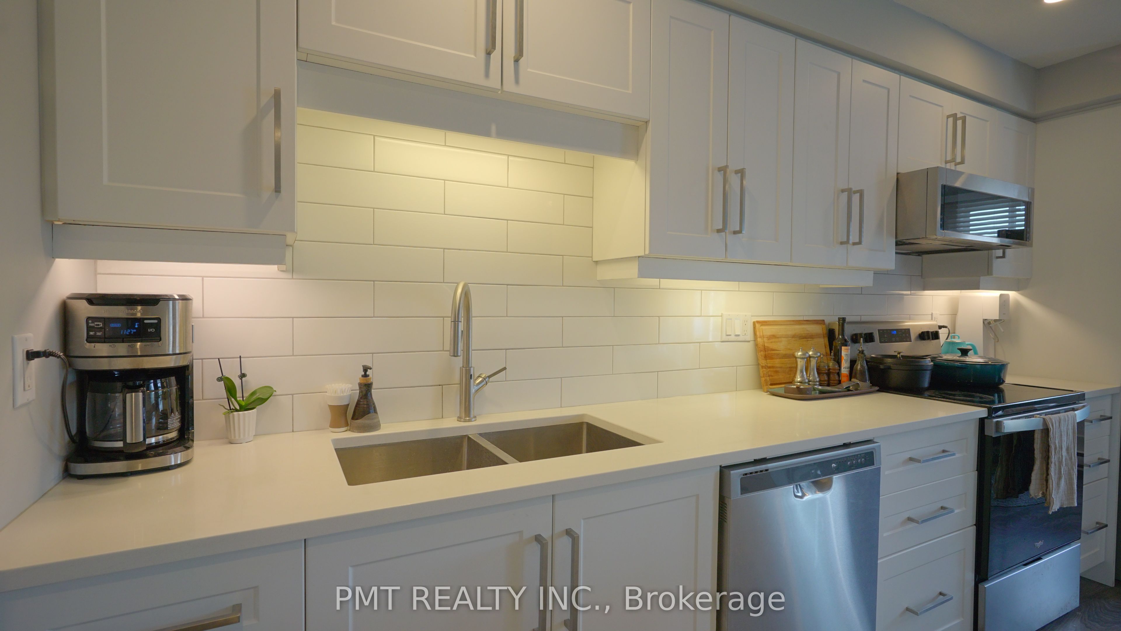 10 Cooper Street 203 Property Photo 4