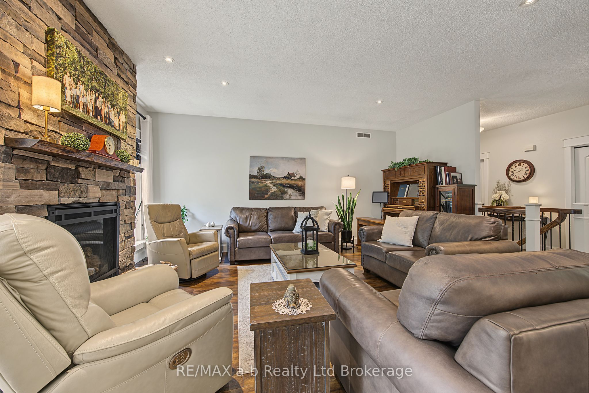 386087 Second Road Property Photo 12