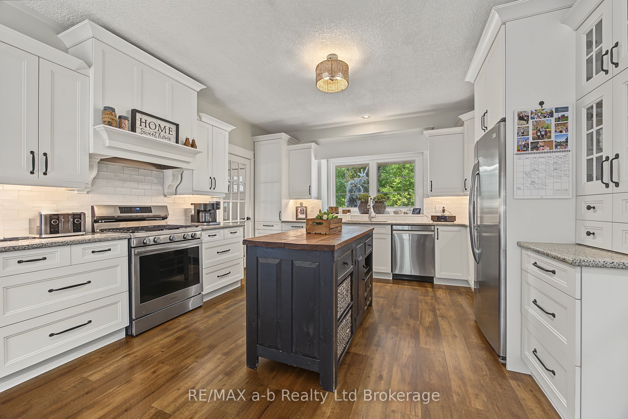 386087 Second Road Property Photo 15