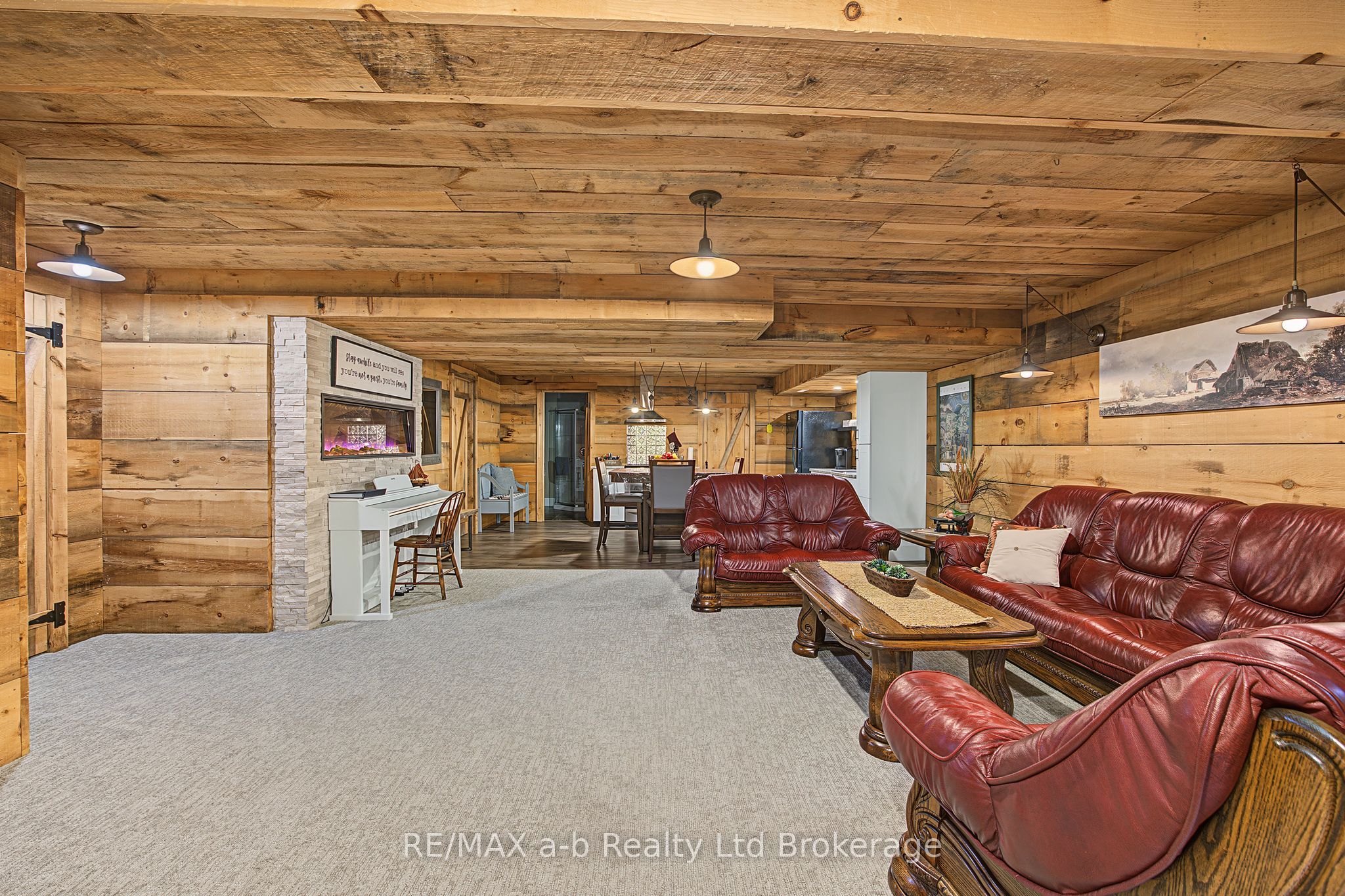 386087 Second Road Property Photo 35