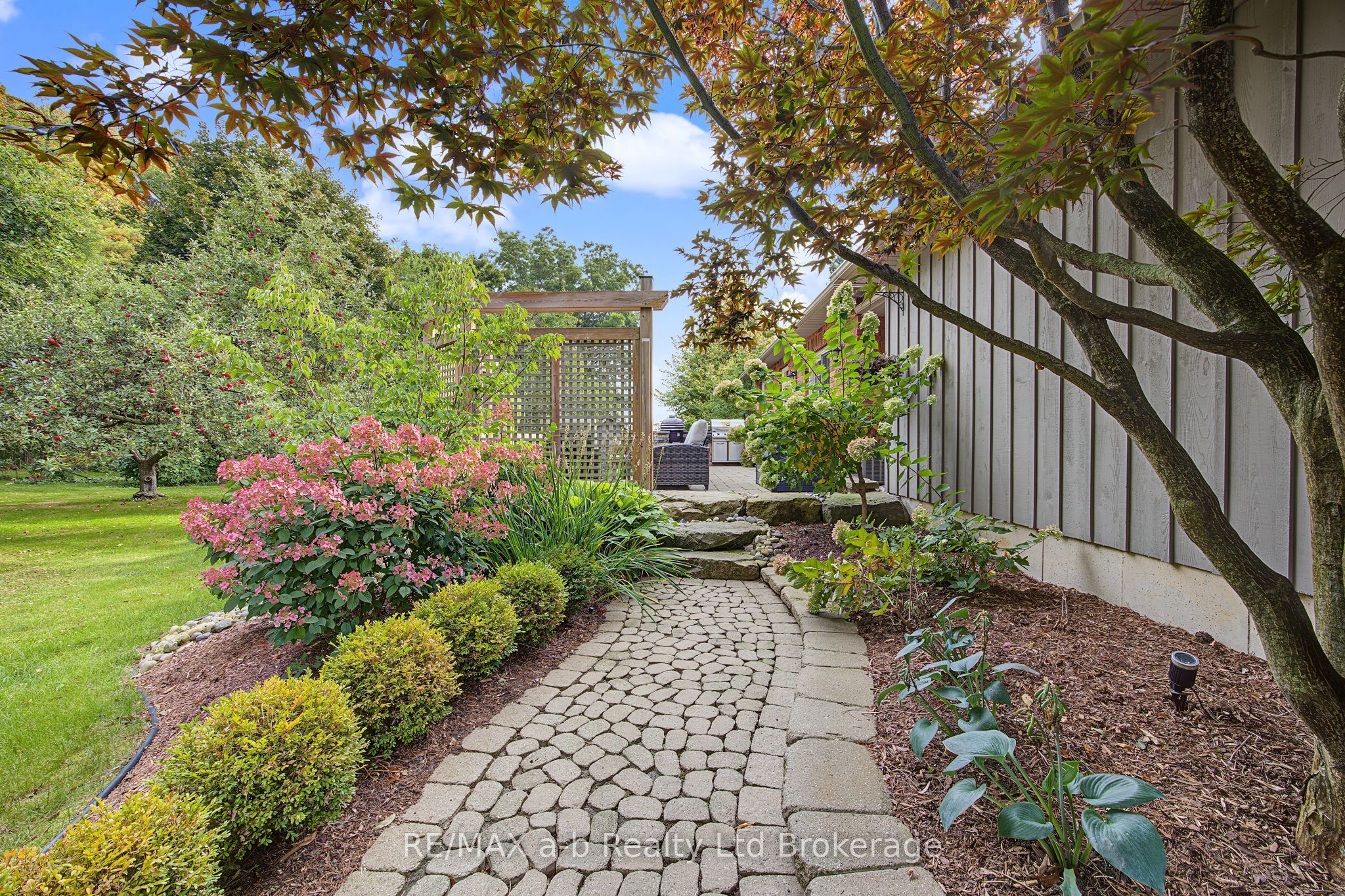 386087 Second Road Property Photo 46