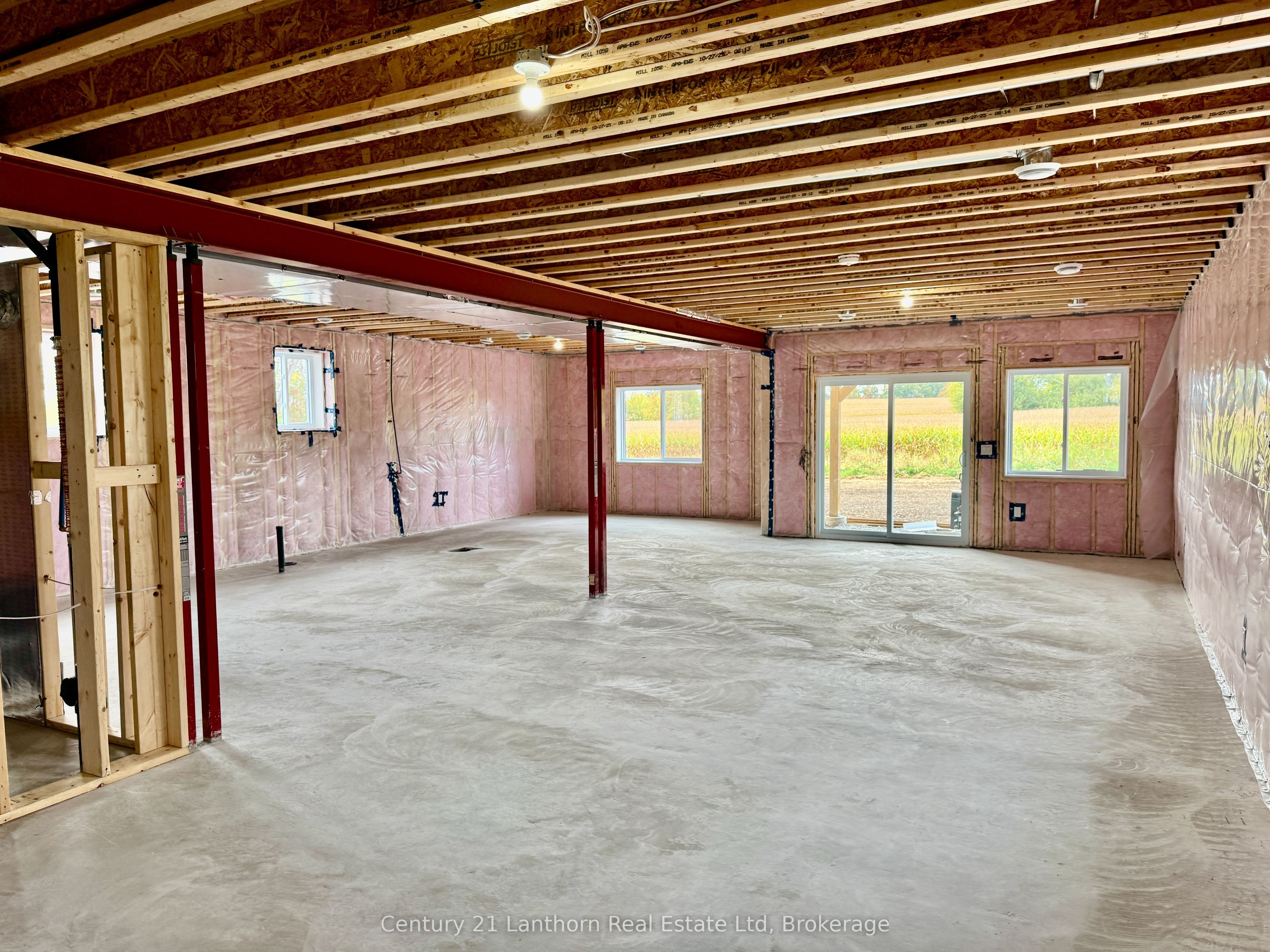 2437 North Street Property Photo 11