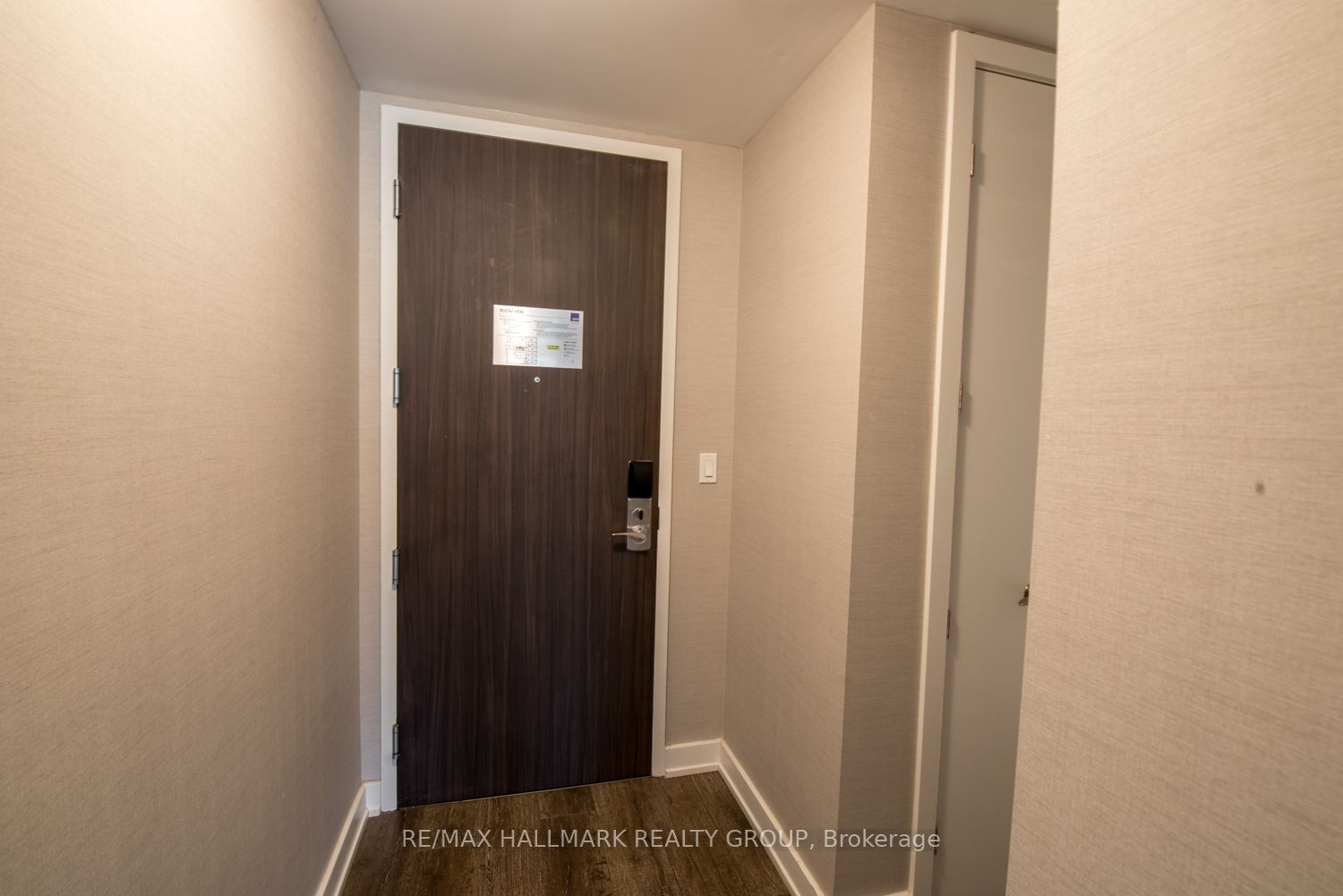 111 Champagne Avenue 210 Property Photo 4