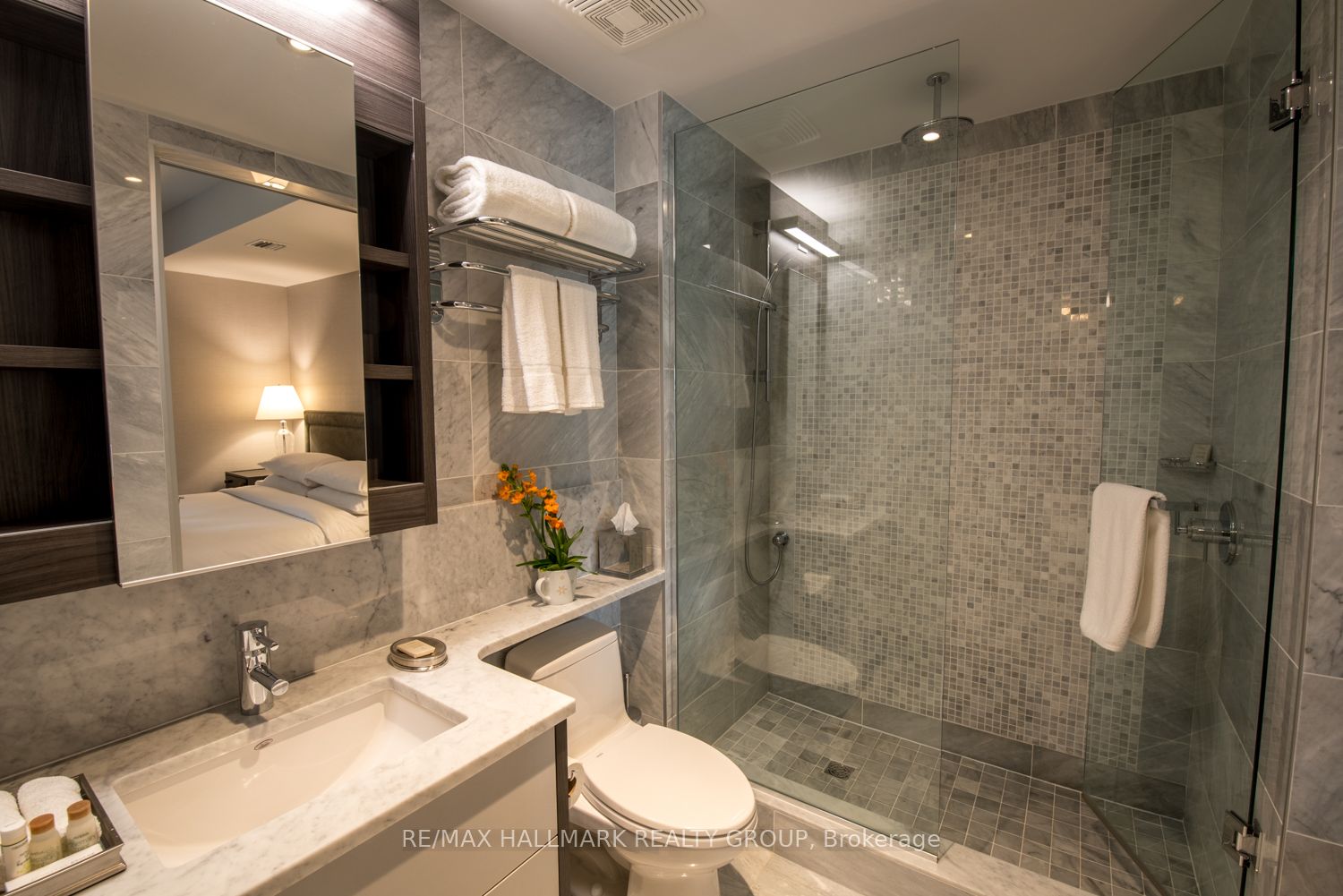 111 Champagne Avenue 210 Property Photo 6