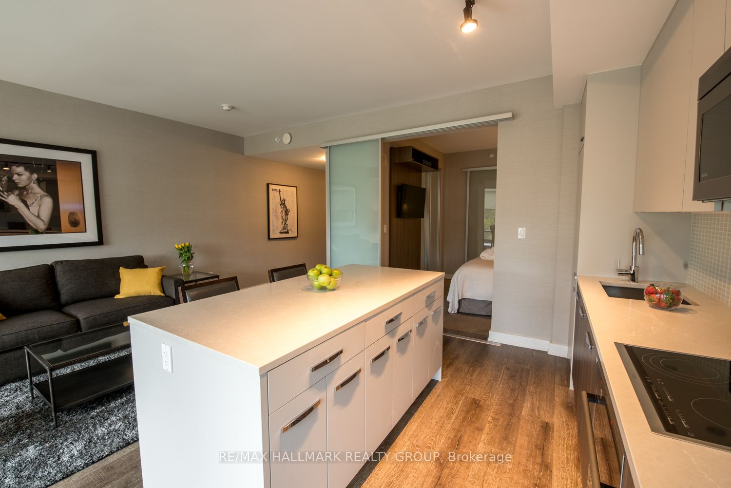 111 Champagne Avenue 210 Property Photo 14