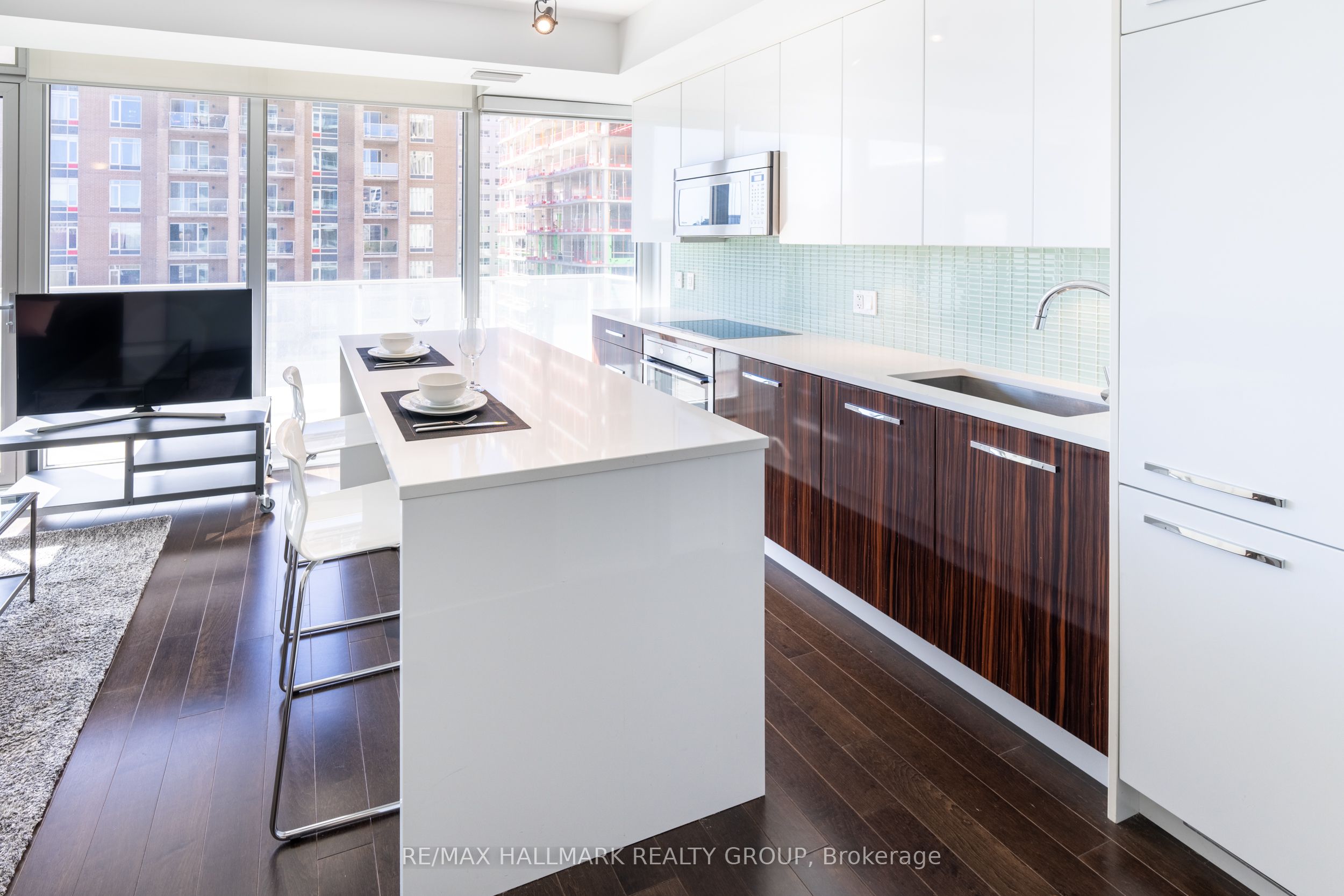 111 Champagne Avenue 502 Property Photo 11