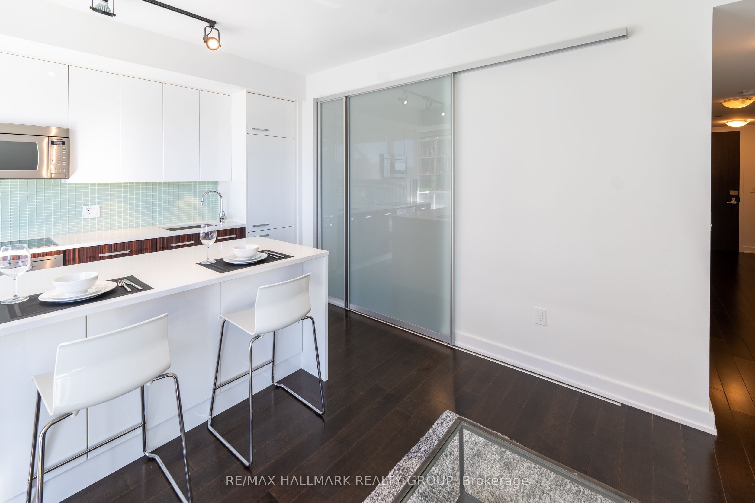 111 Champagne Avenue 502 Property Photo 13
