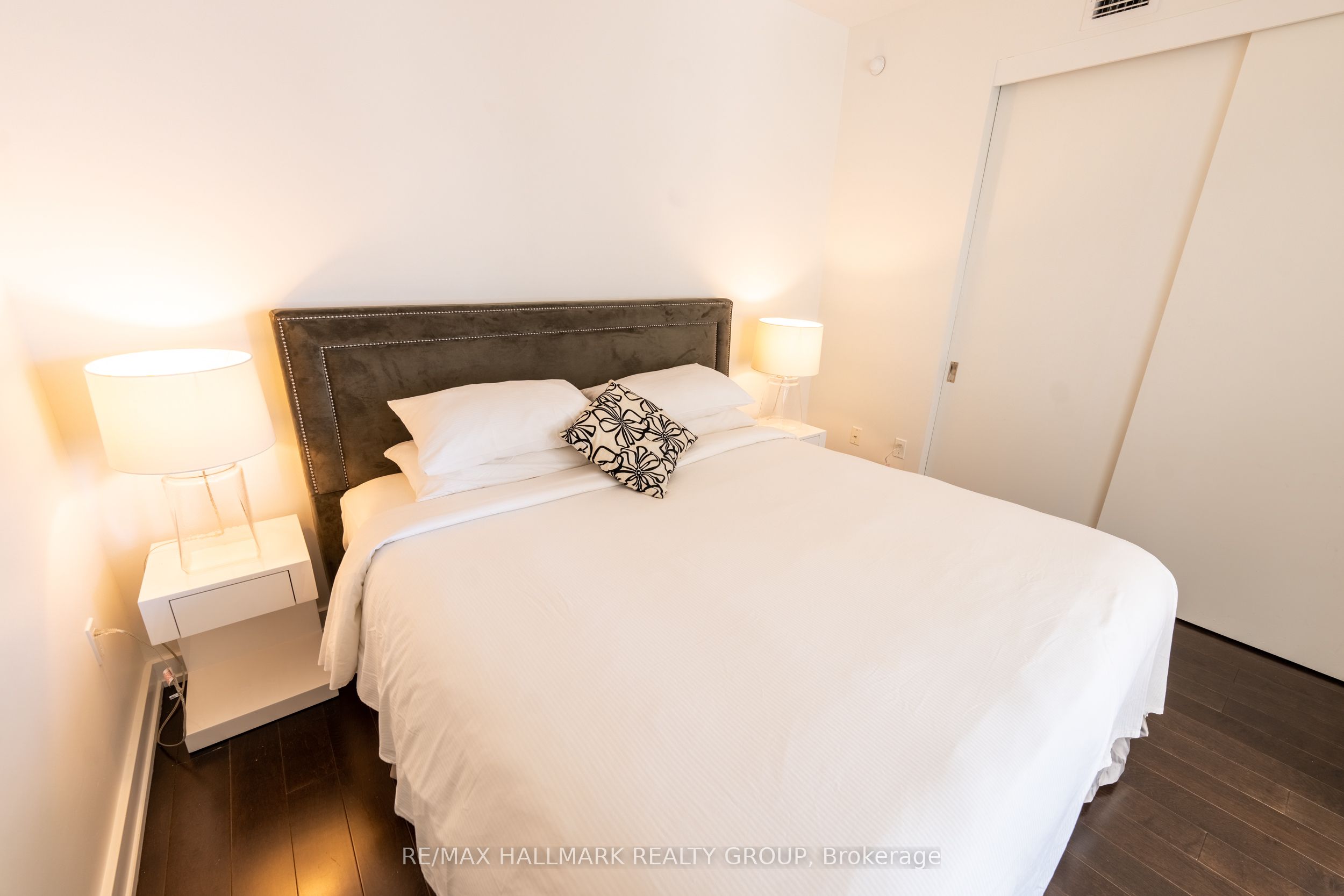 111 Champagne Avenue 502 Property Photo 15