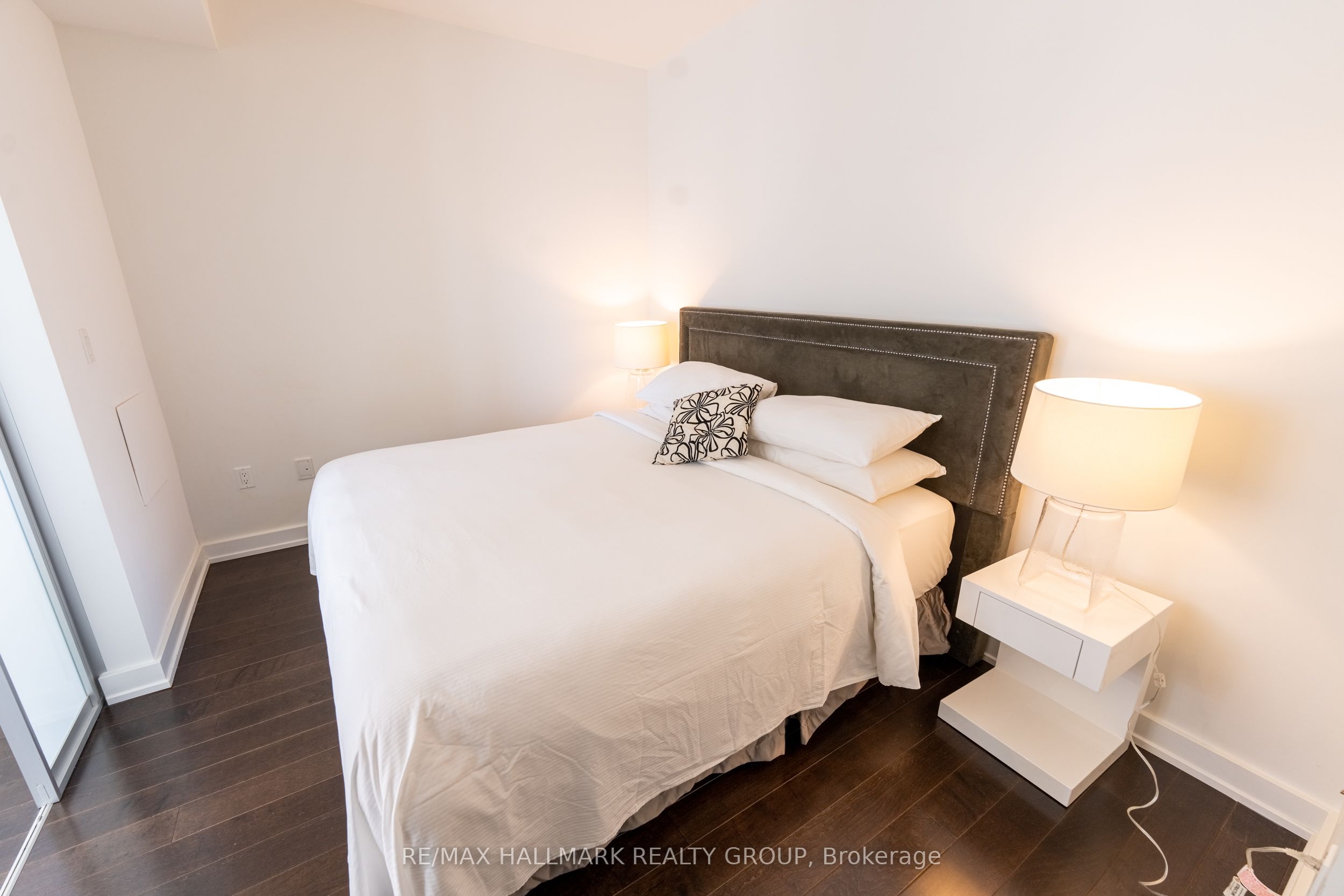 111 Champagne Avenue 502 Property Photo 16