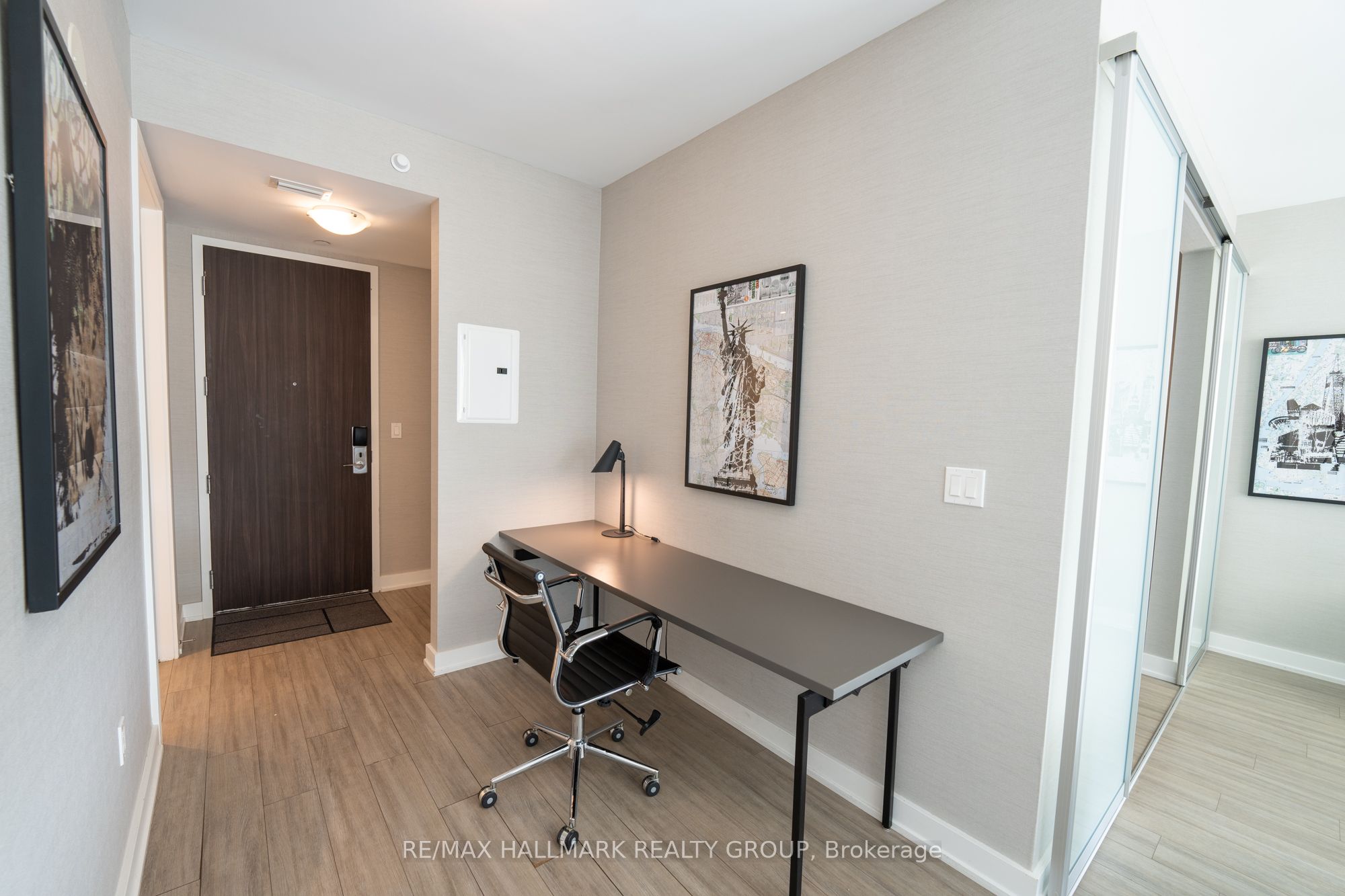 111 Champagne Avenue 611 Property Photo 5