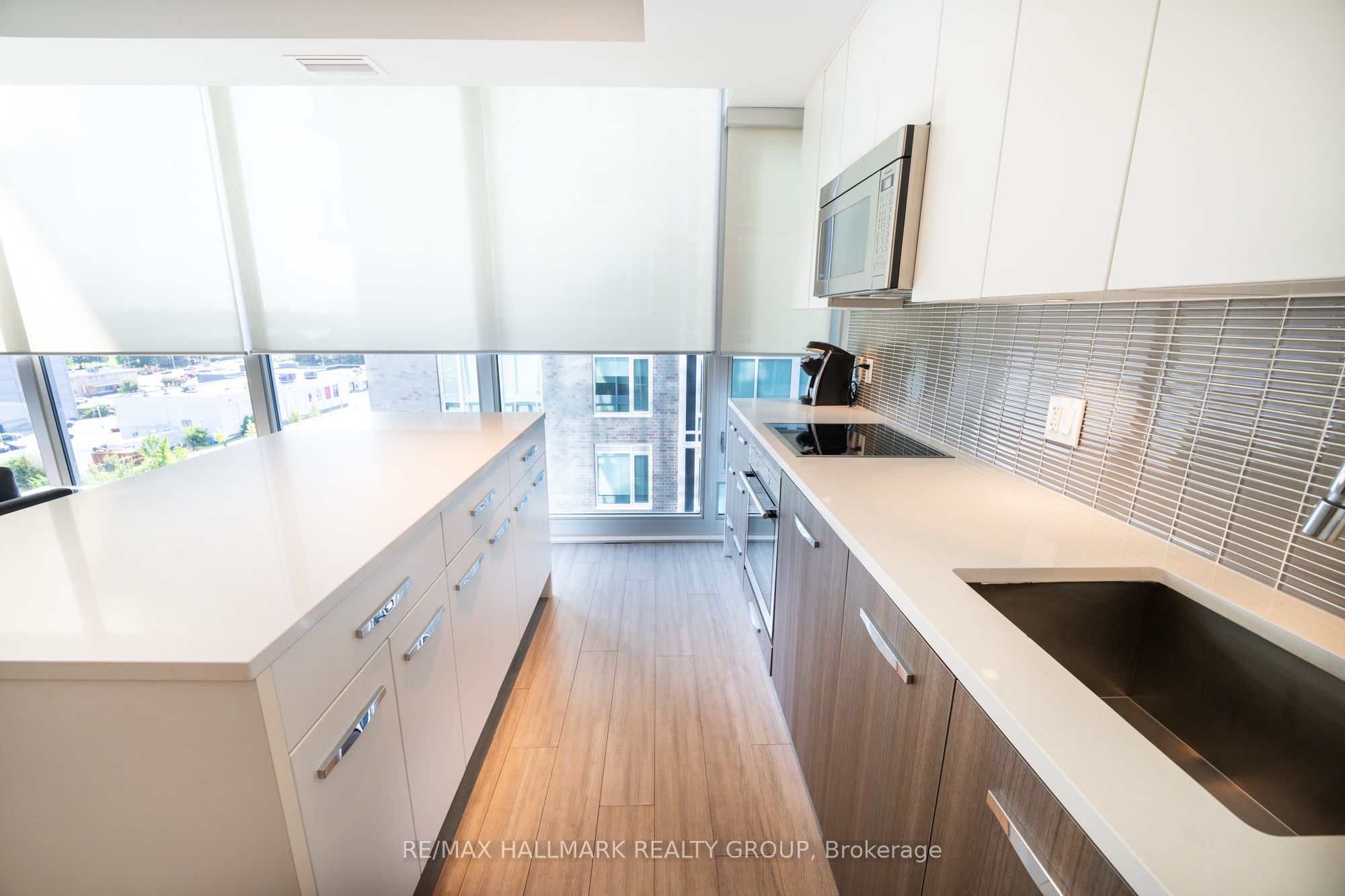 111 Champagne Avenue 611 Property Photo 8