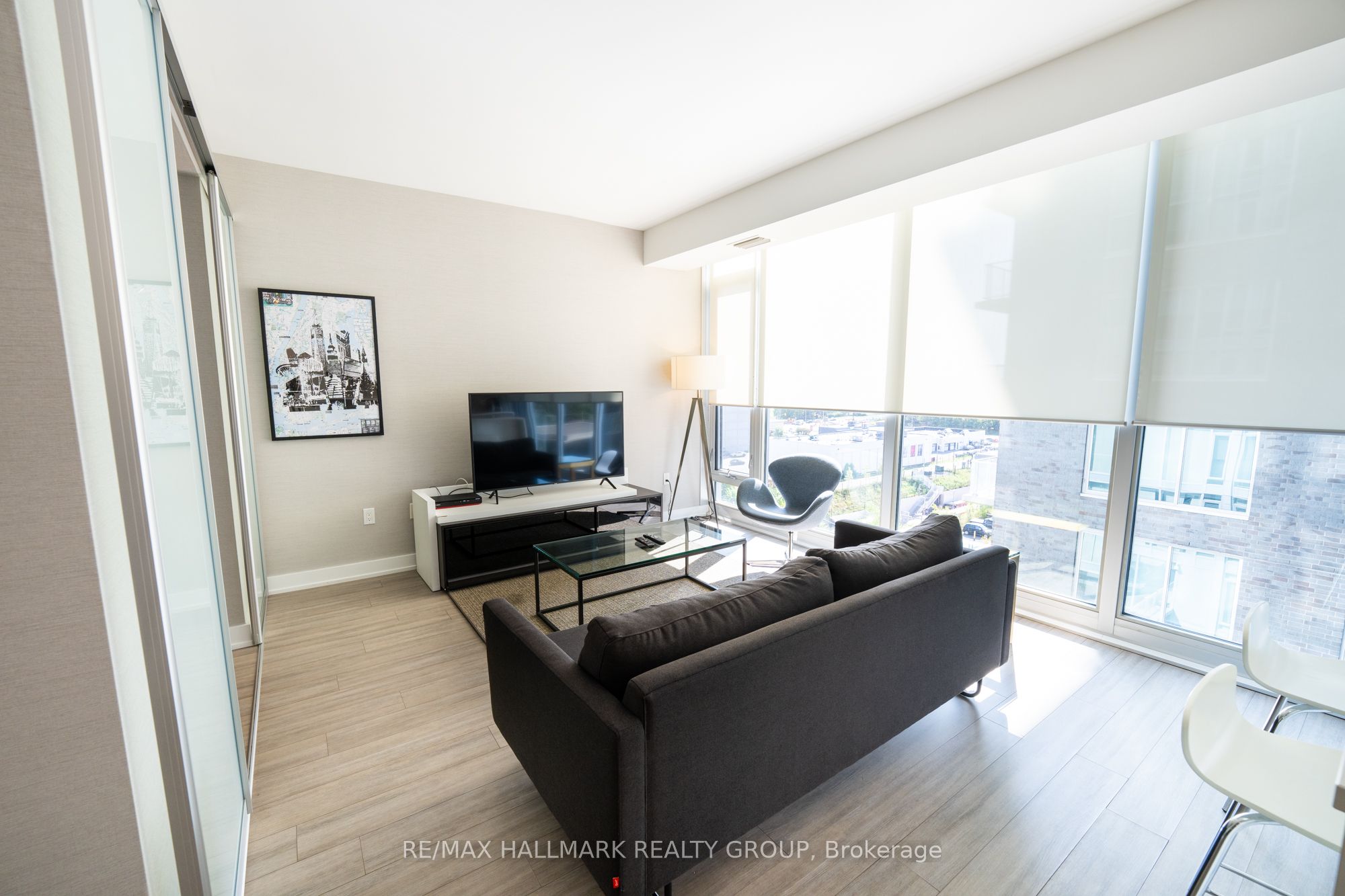 111 Champagne Avenue 611 Property Photo 10
