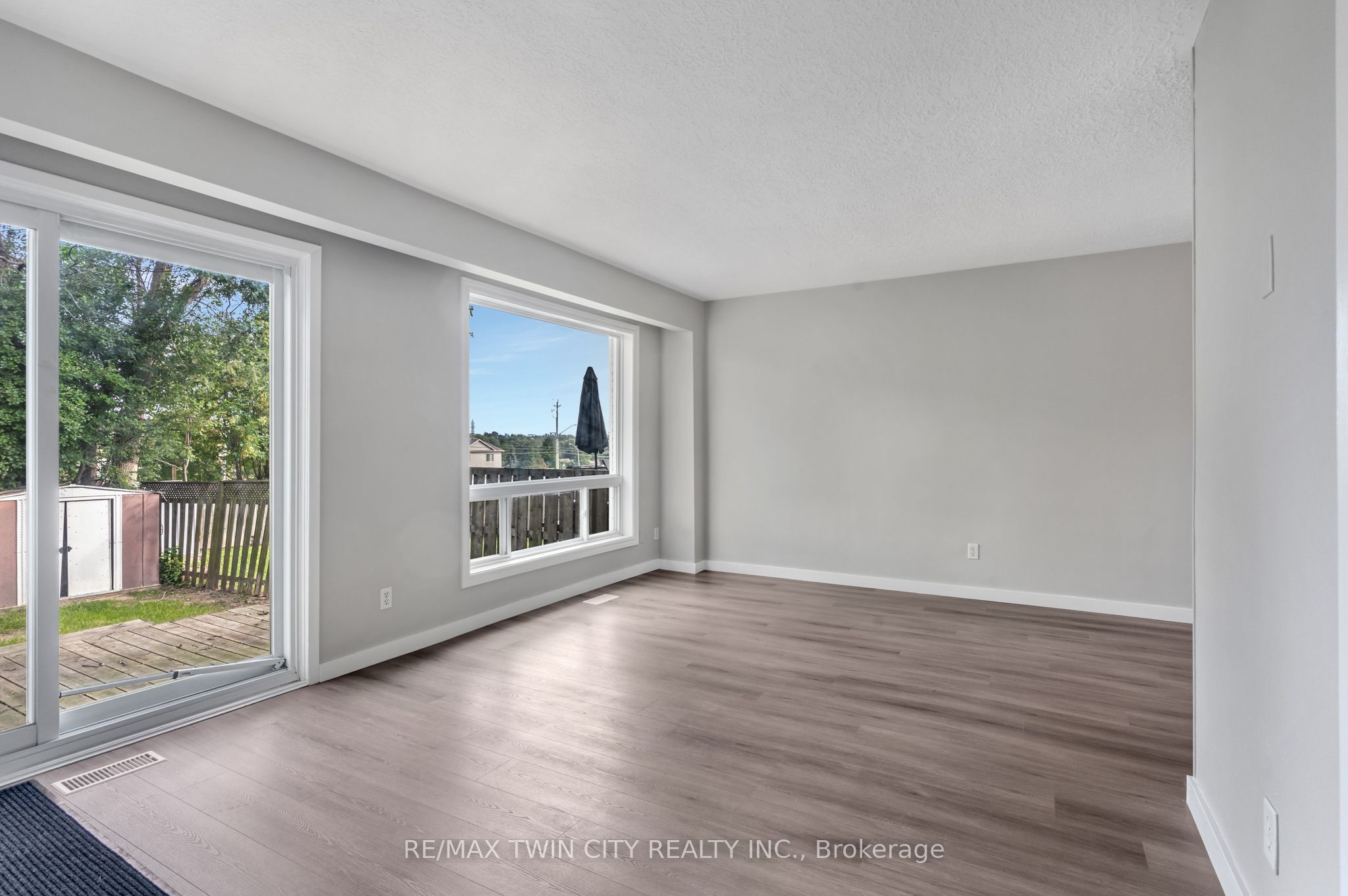 104 Ralgreen Crescent Property Photo 13