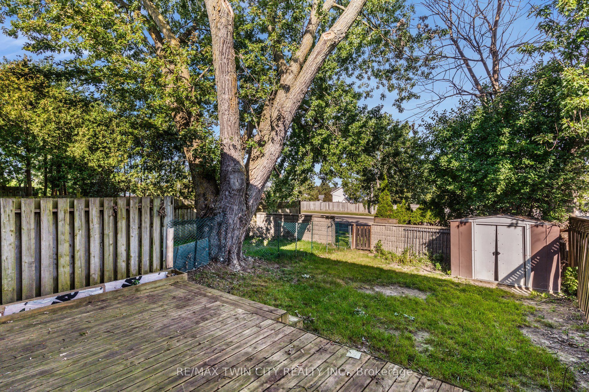 104 Ralgreen Crescent Property Photo 32