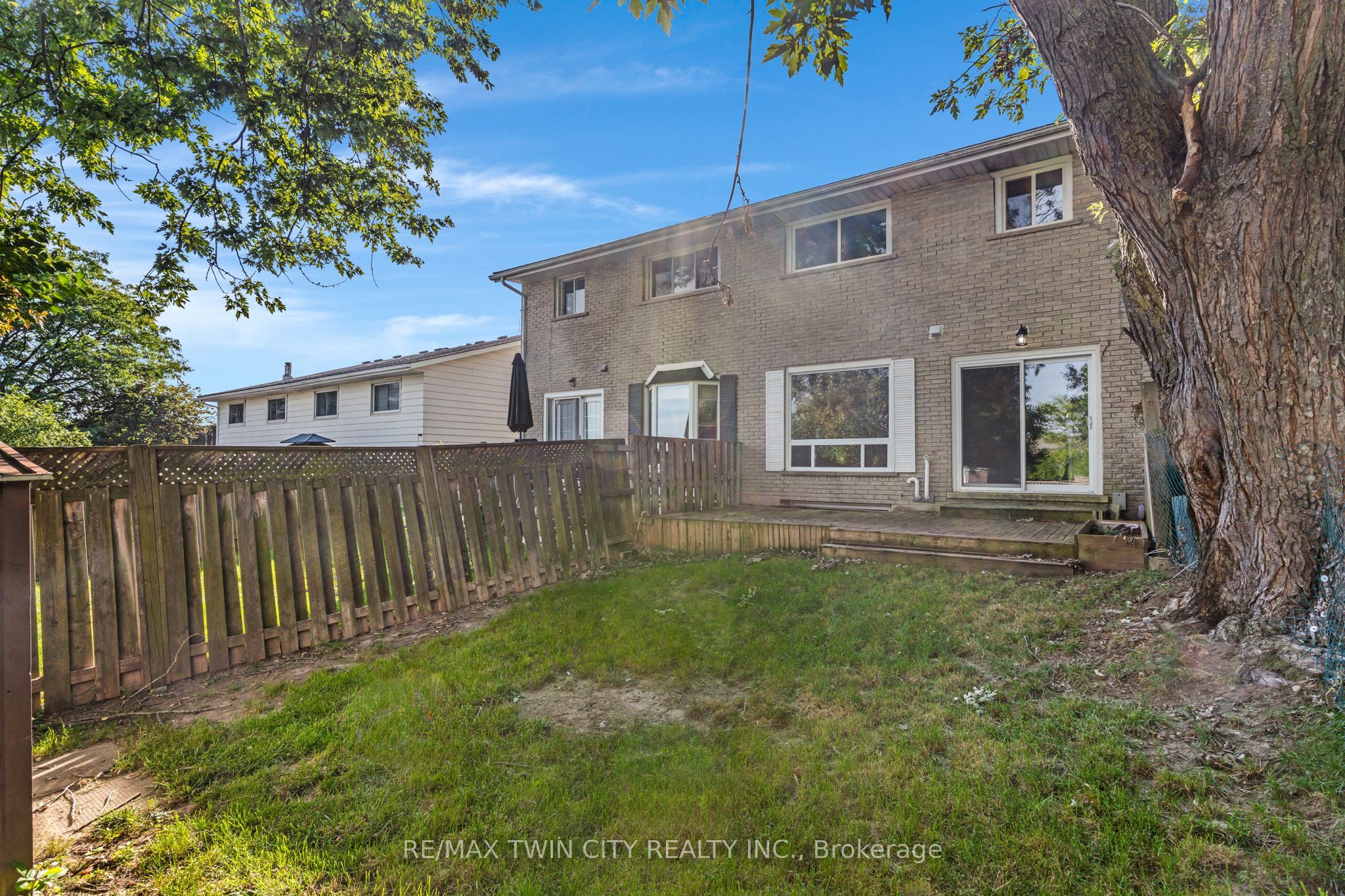 104 Ralgreen Crescent Property Photo 33