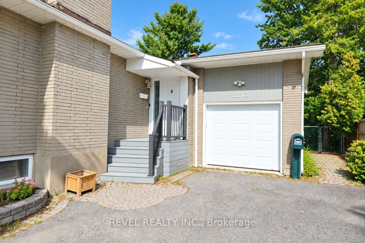 2213 Circle Place Property Photo 2