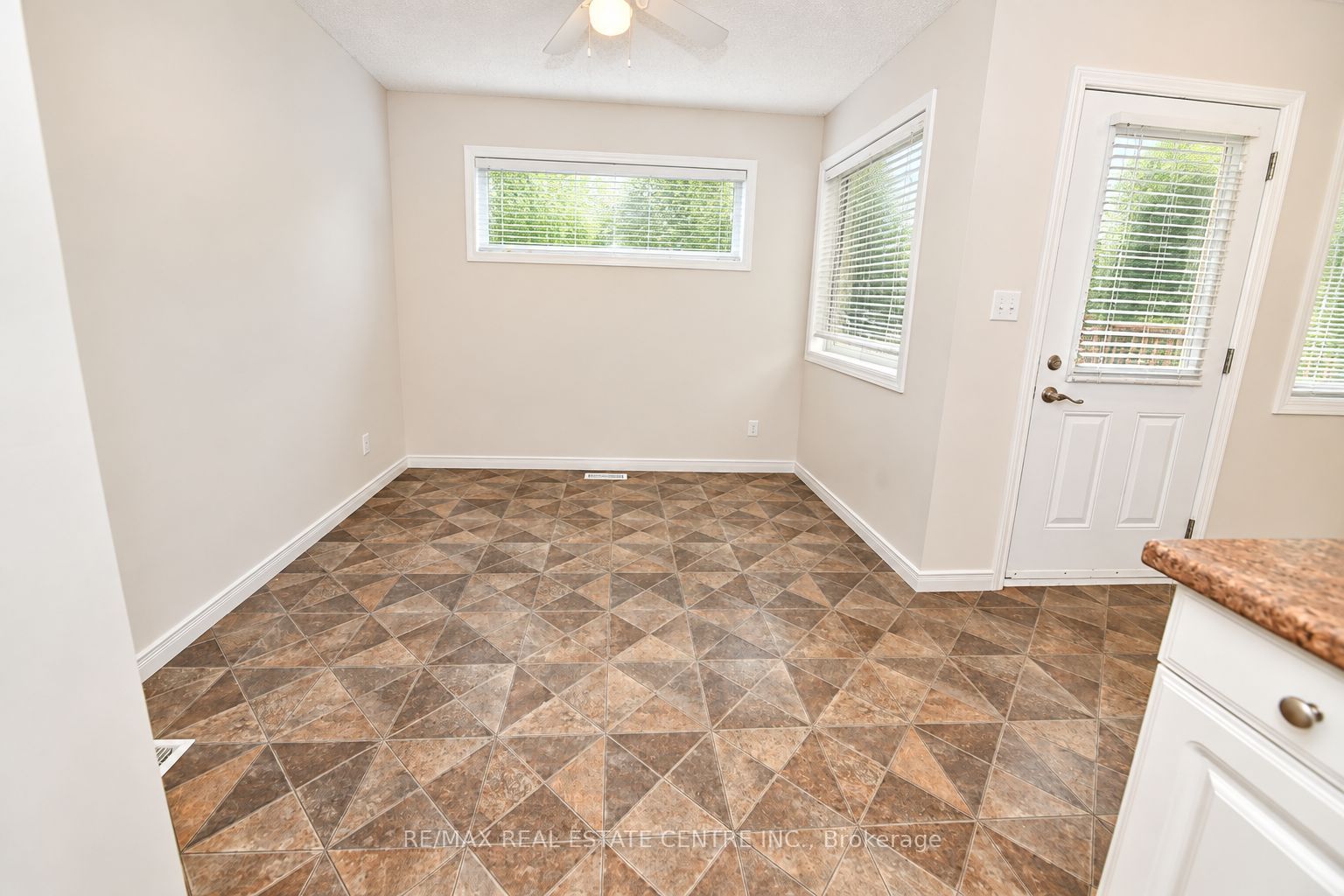 23 Howe Drive 8 Property Photo 2