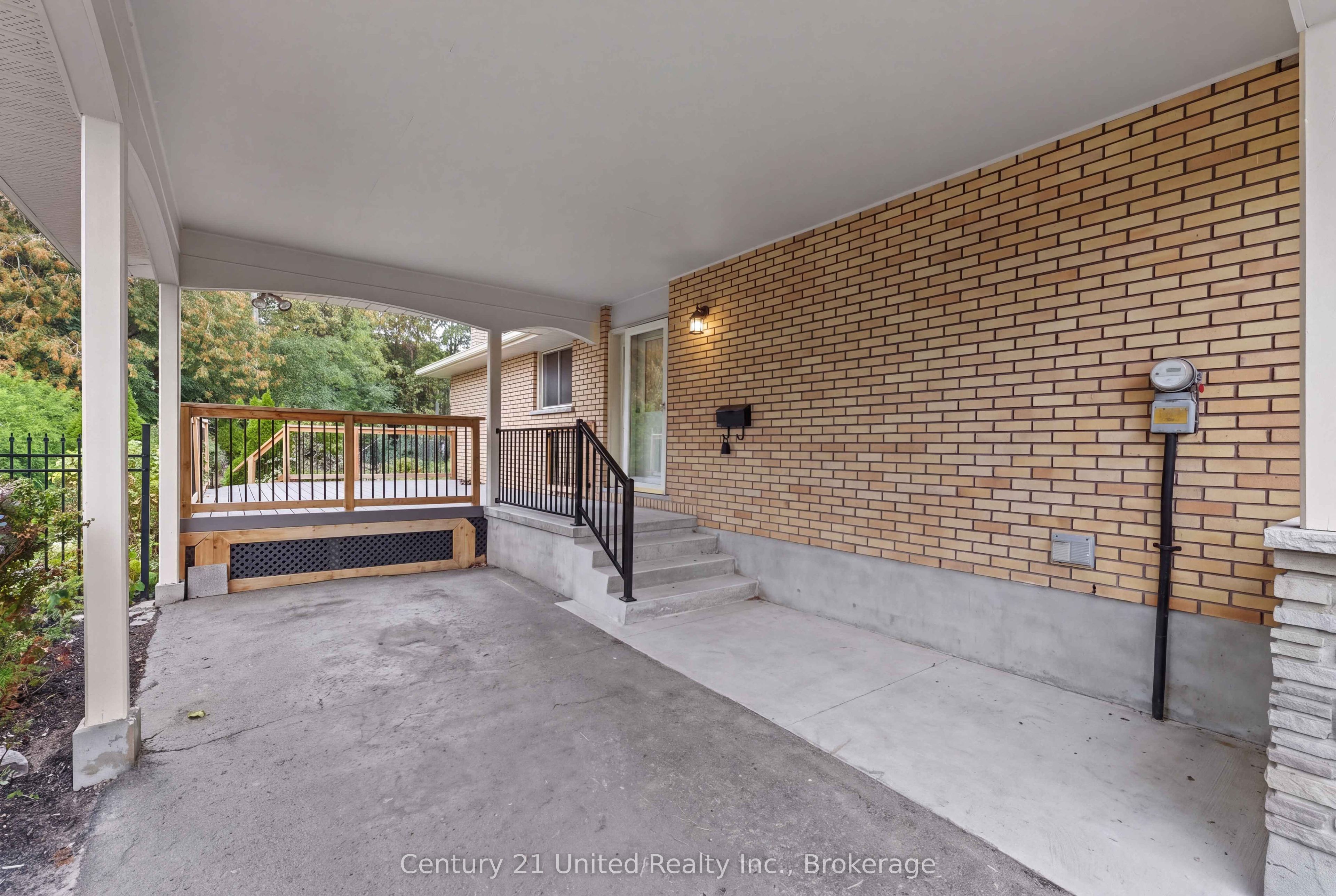 1203 Royal Drive Property Photo 3