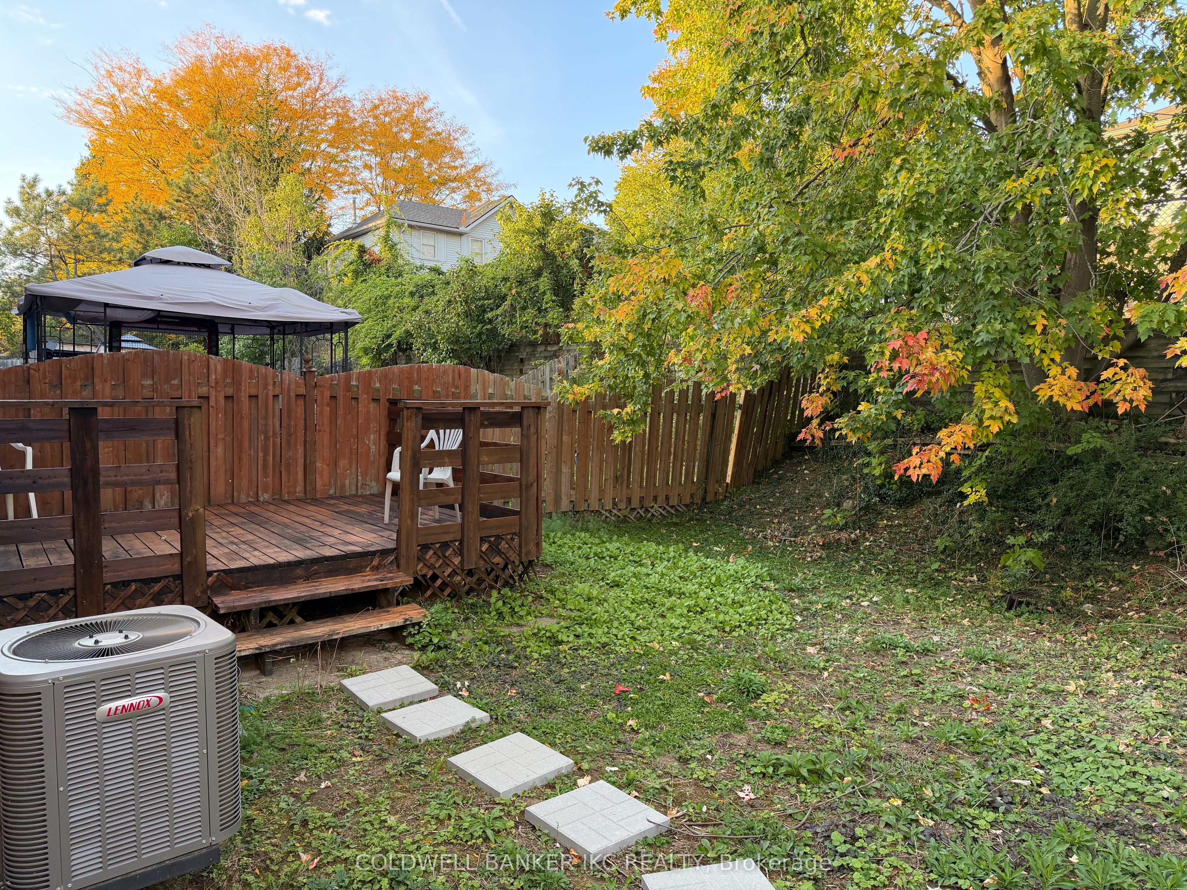 19 Grandridge Crescent Property Photo 7
