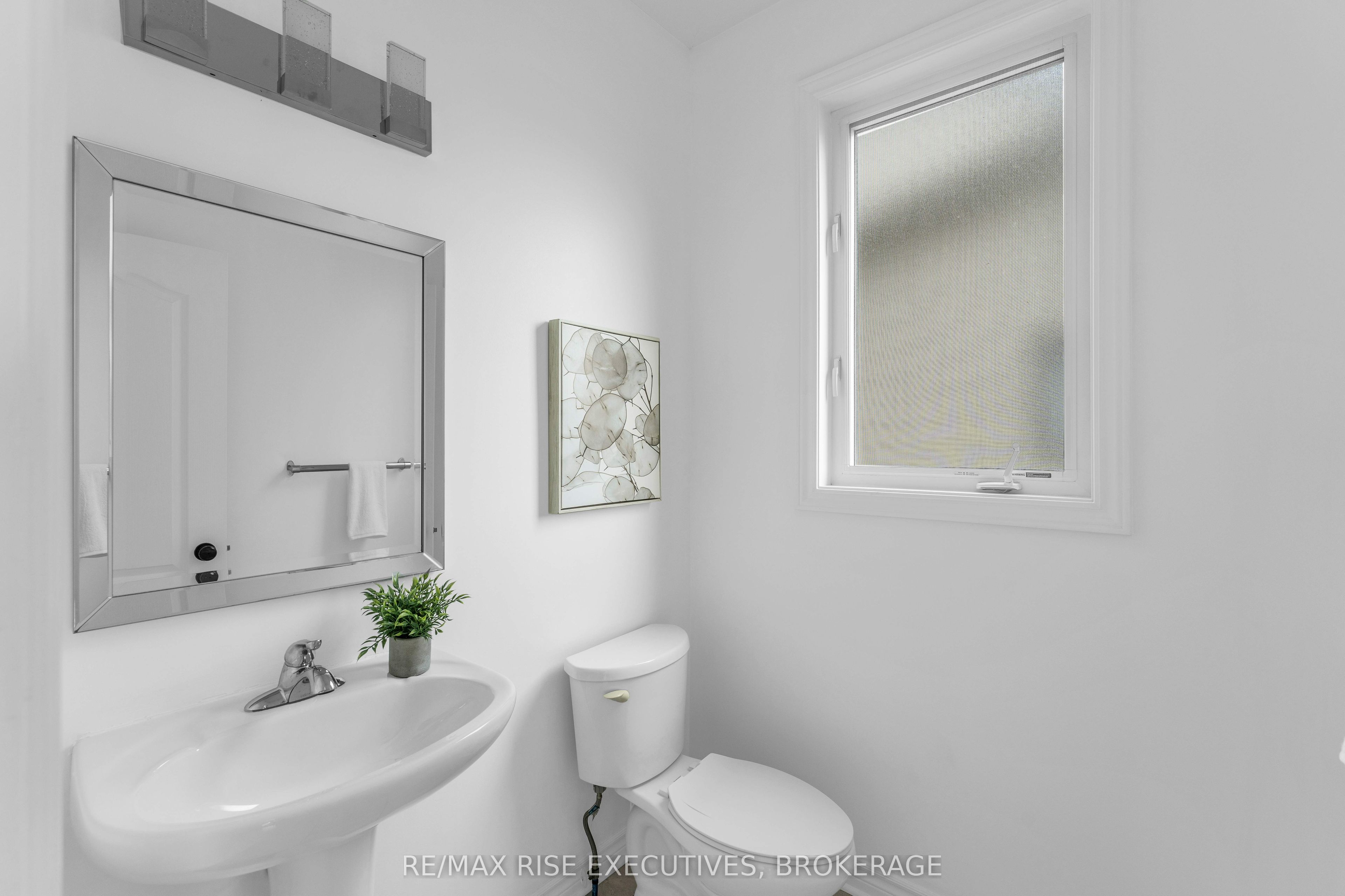 1704 Reginald Bart Drive Property Photo 4