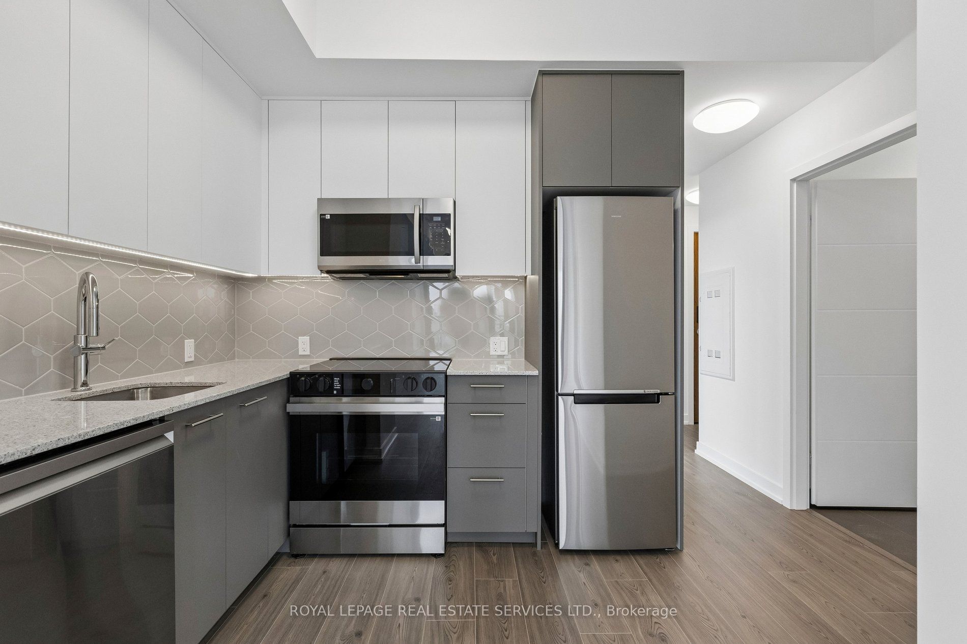 30 Francis Street S 909 Property Photo 4