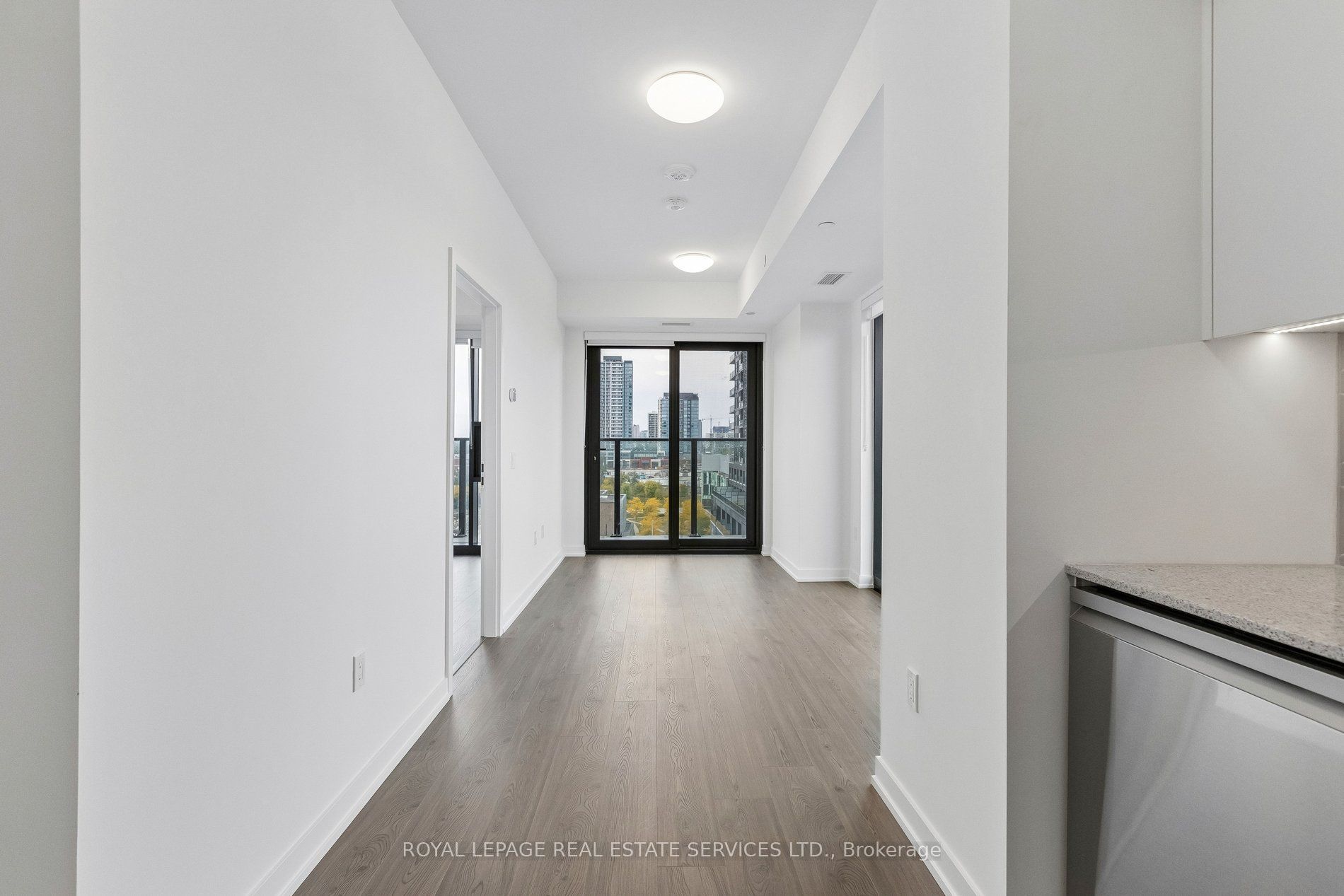 30 Francis Street S 909 Property Photo 9