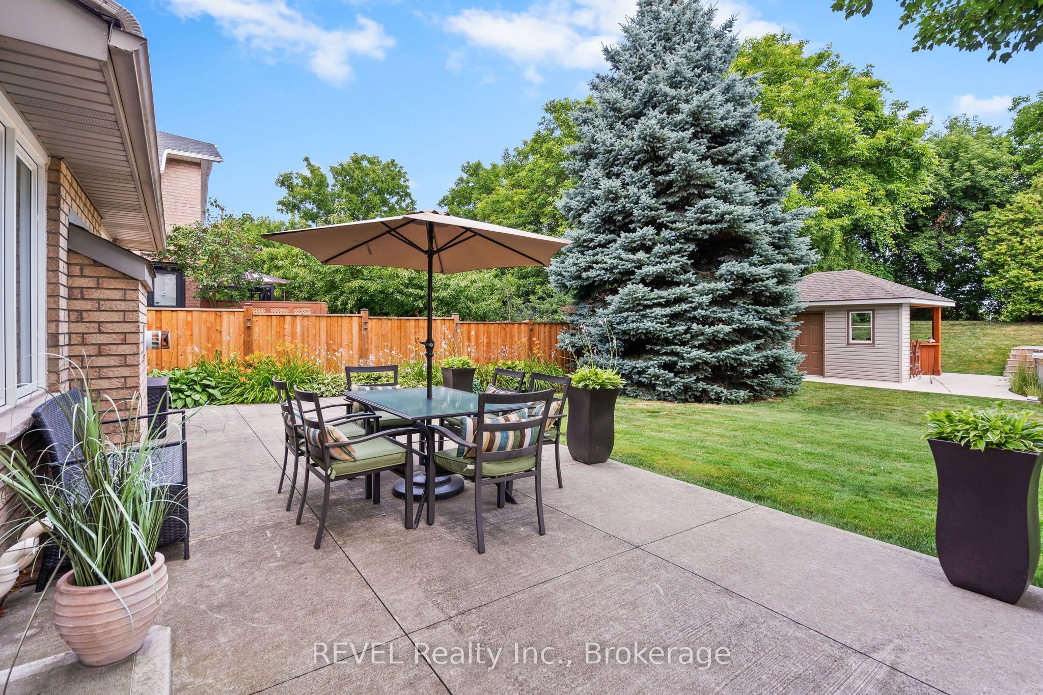 98 Debora Drive Property Photo 13