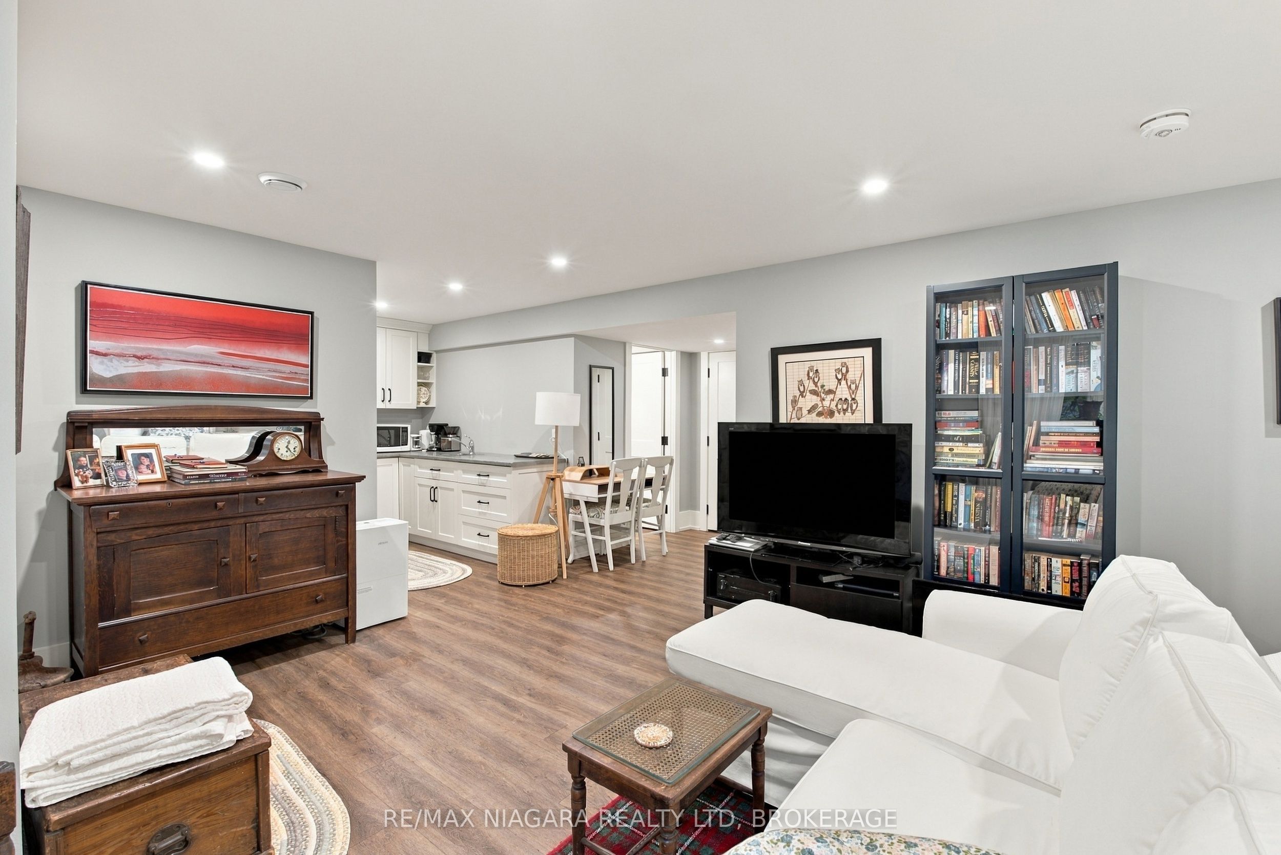 11 Wilberforce Avenue Property Photo 35