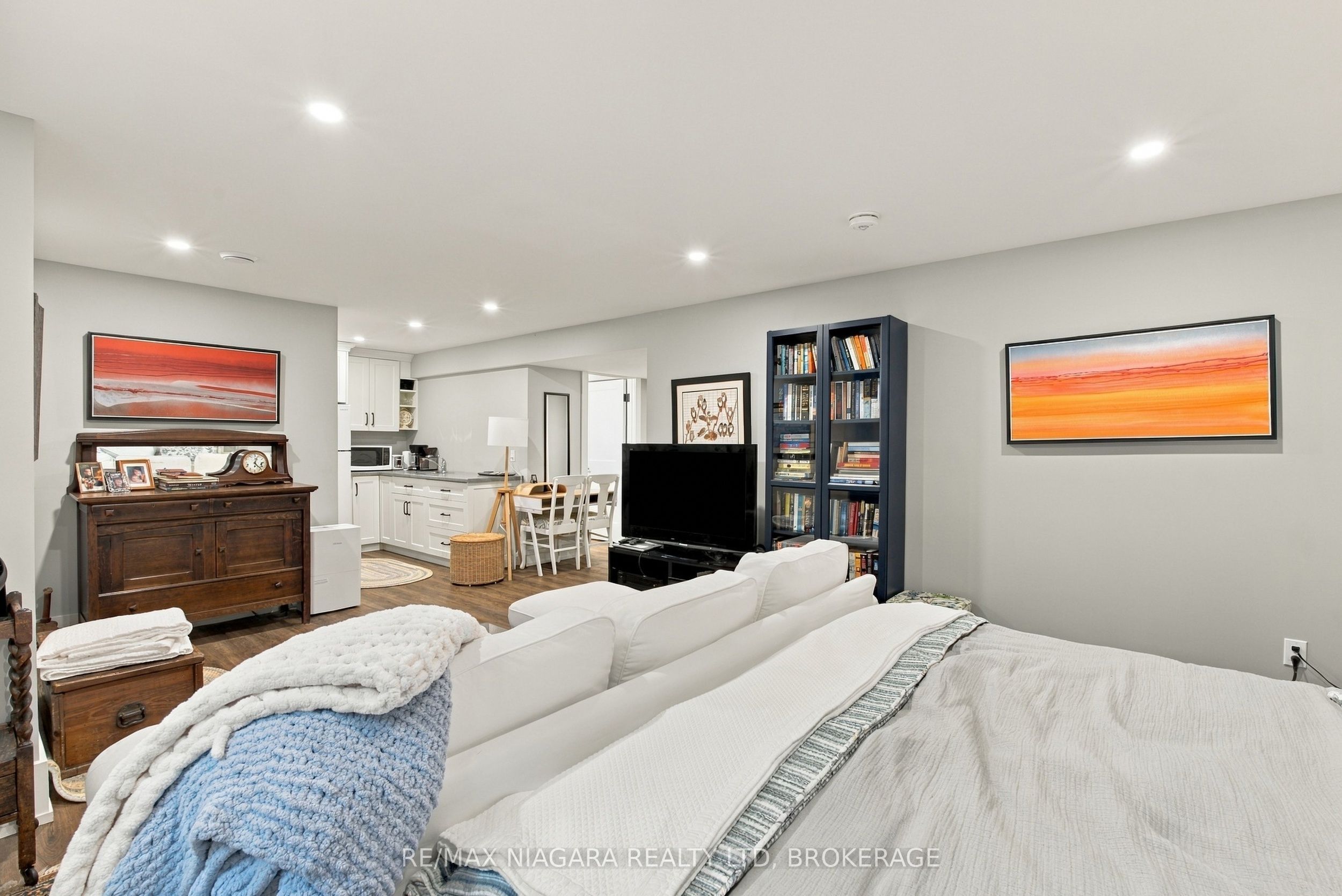 11 Wilberforce Avenue Property Photo 36
