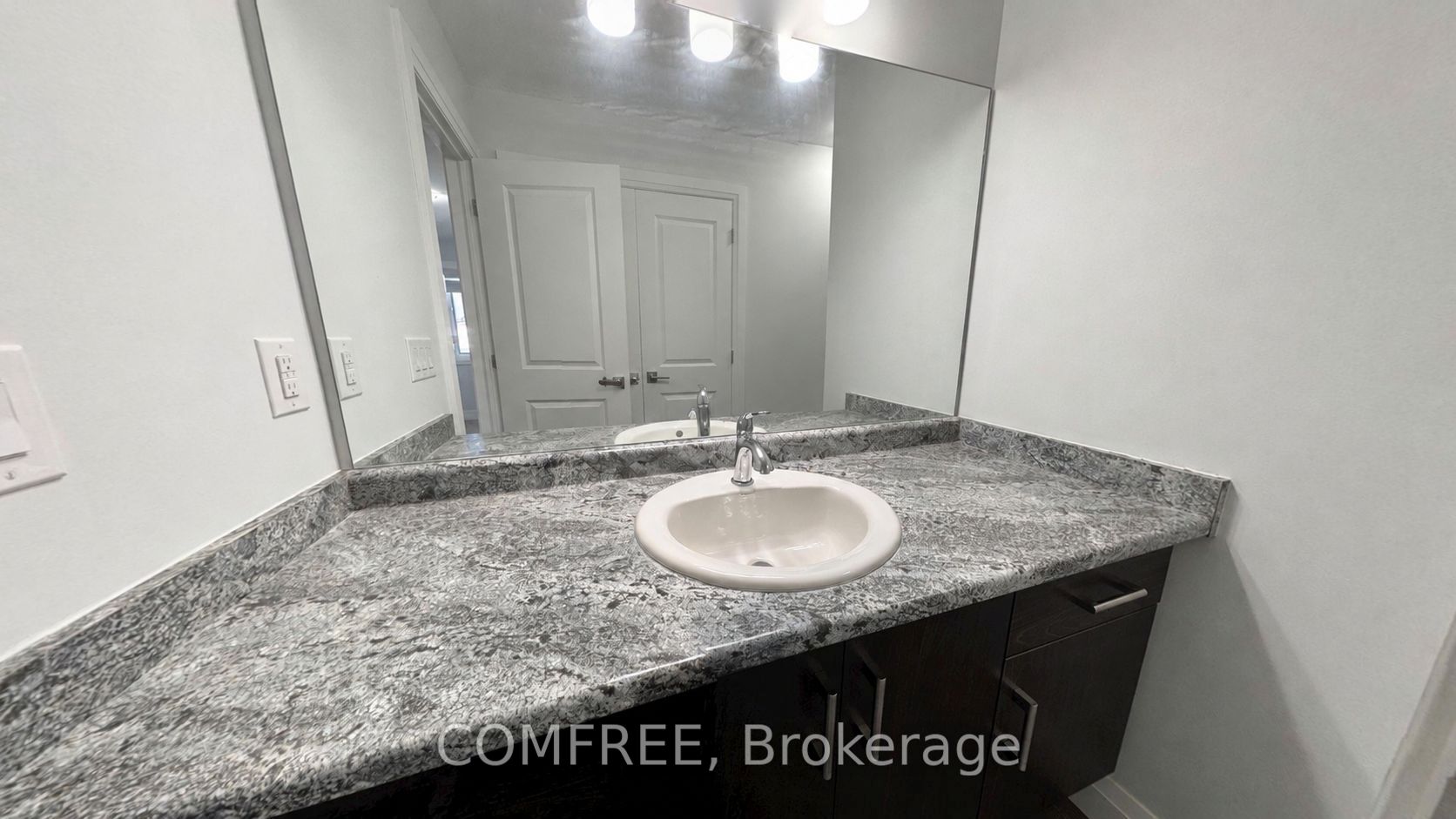 4277 John Ross Court Property Photo 23
