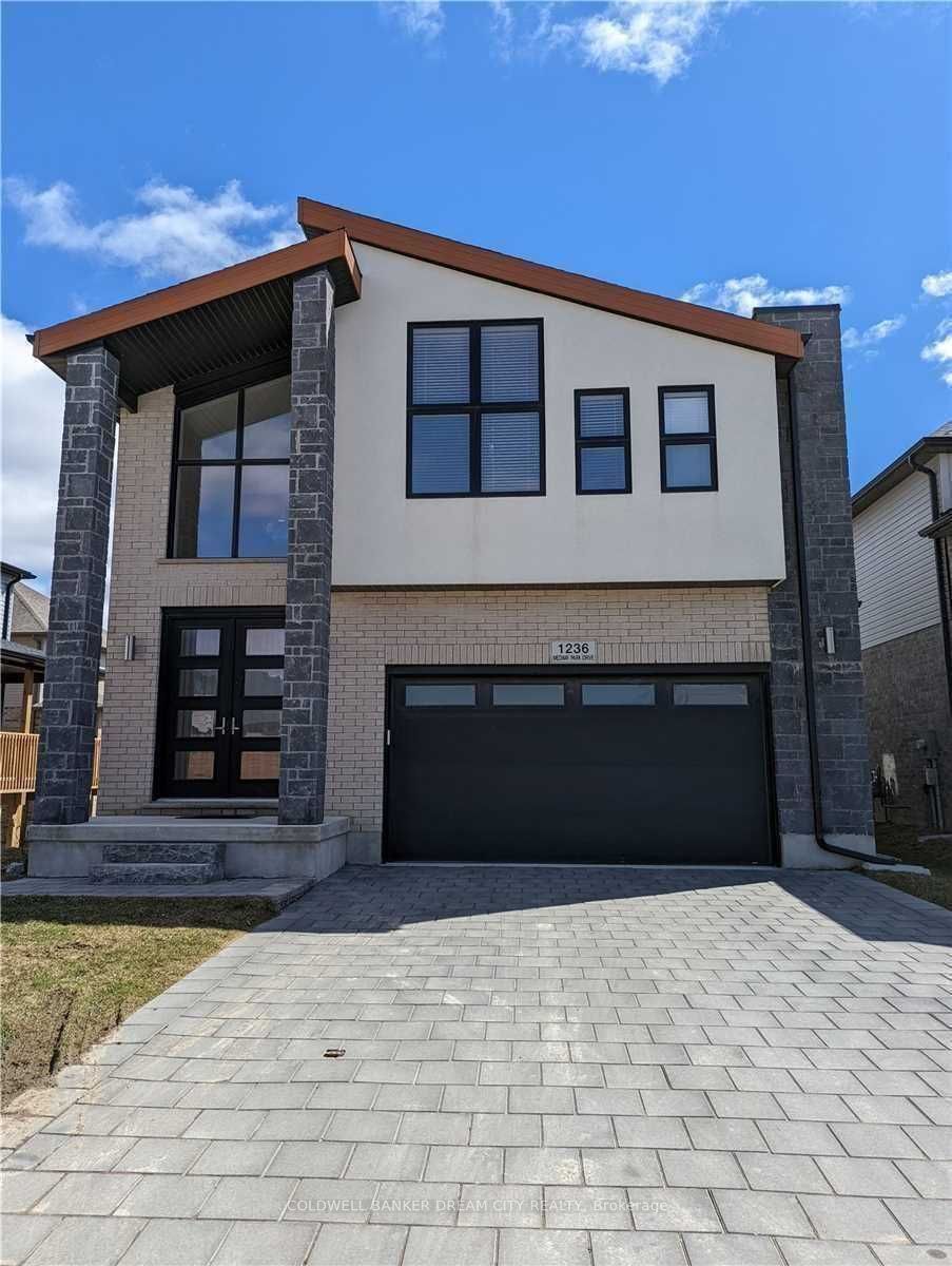 1236 Medway Park Drive (lower) Property Photo 1
