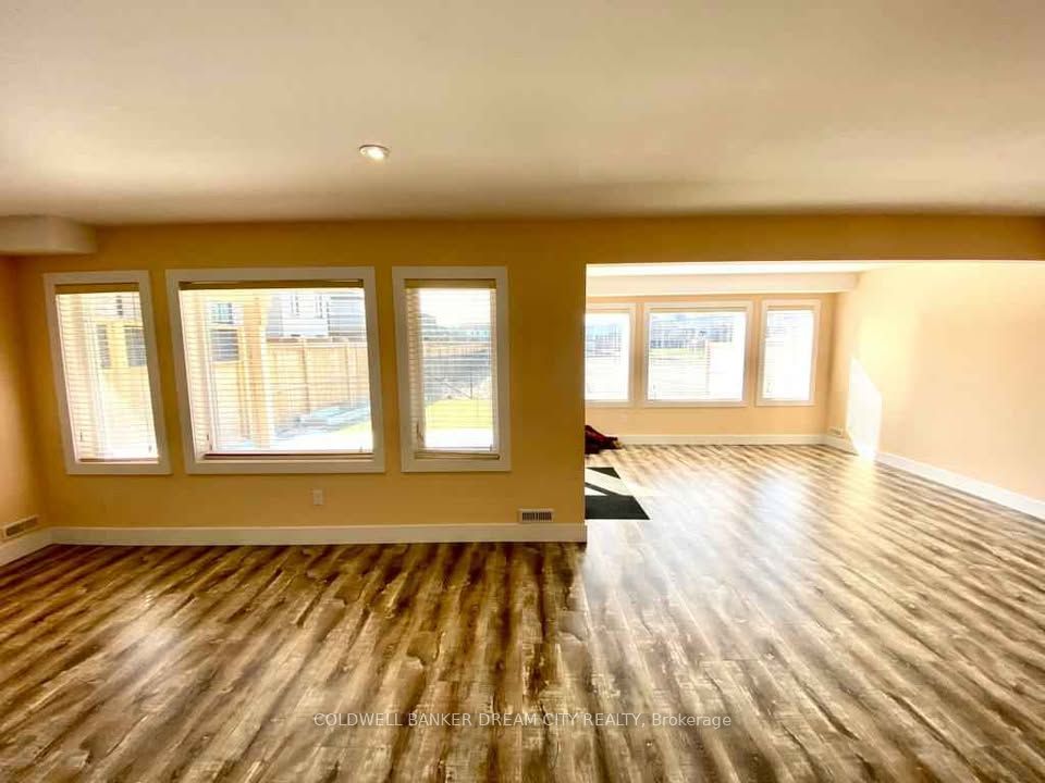1236 Medway Park Drive (lower) Property Photo 2