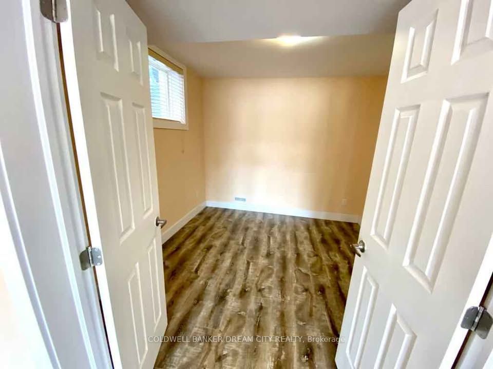1236 Medway Park Drive (lower) Property Photo 5