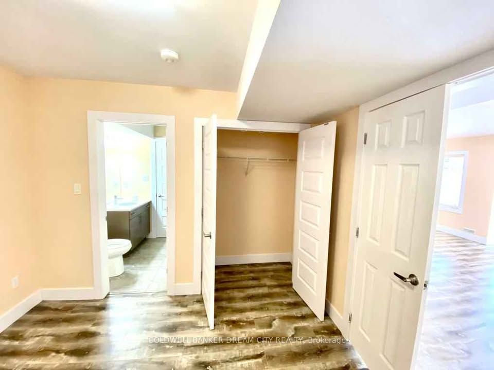 1236 Medway Park Drive (lower) Property Photo 7