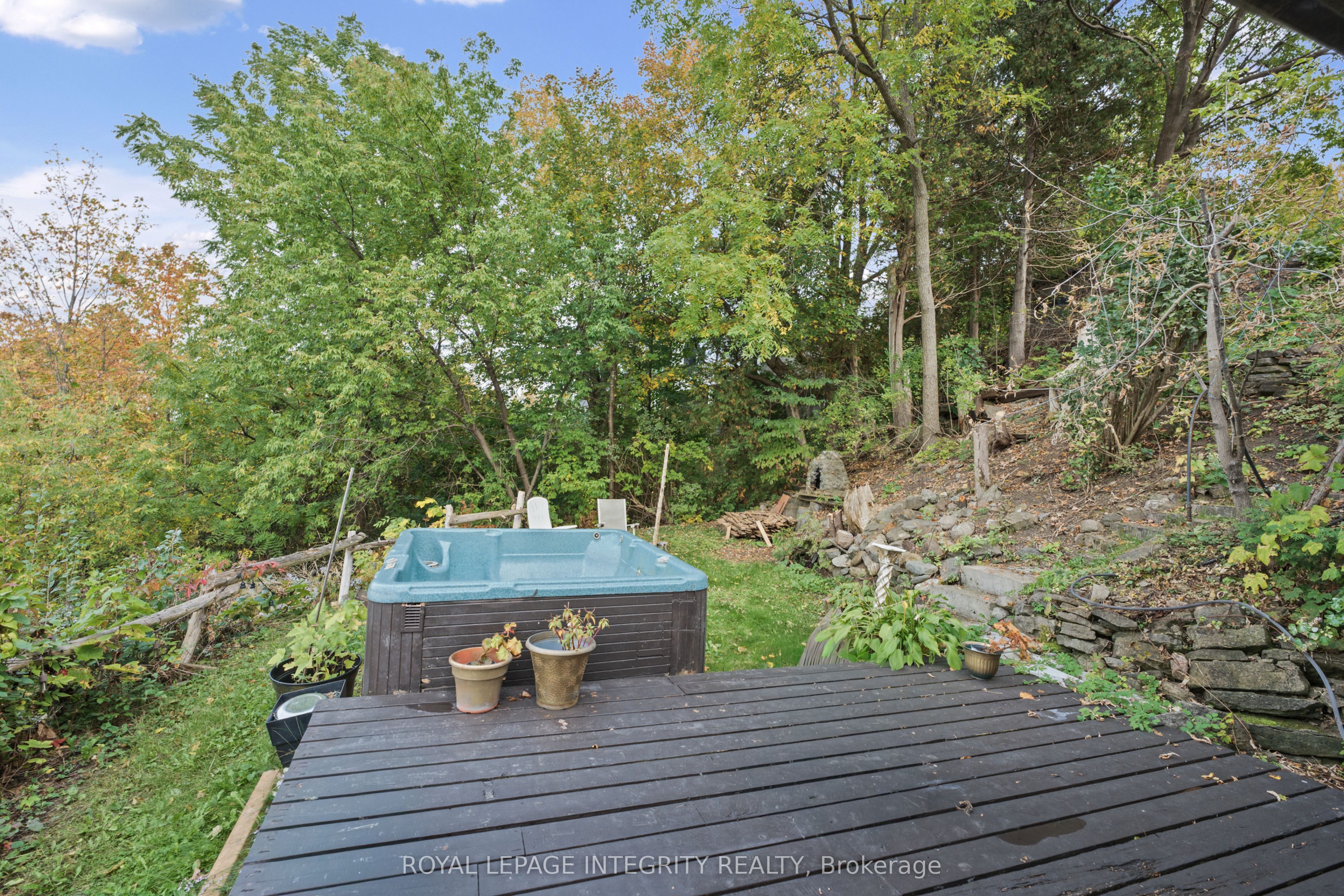 1587 Lilac Lane Property Photo 28