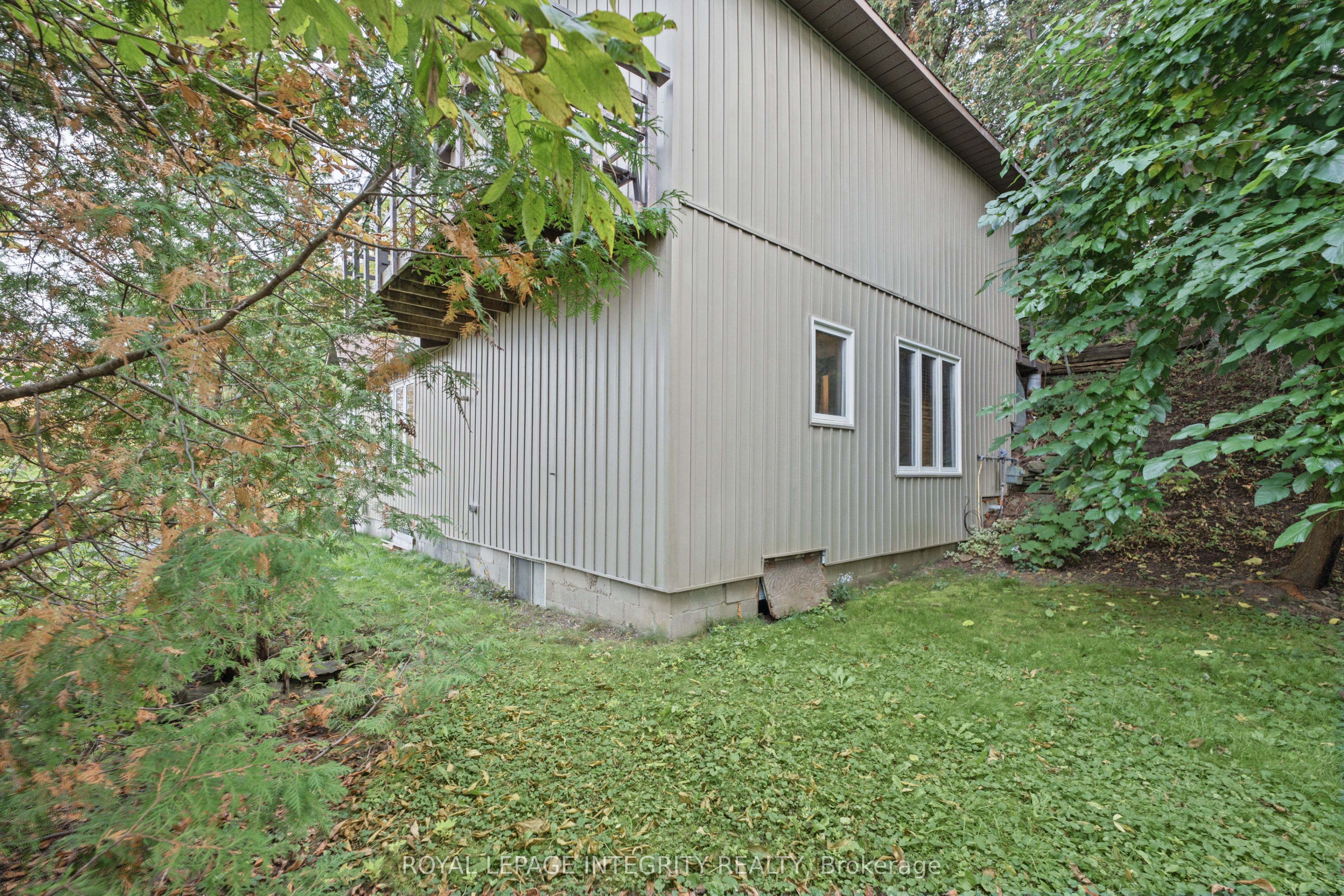 1587 Lilac Lane Property Photo 32