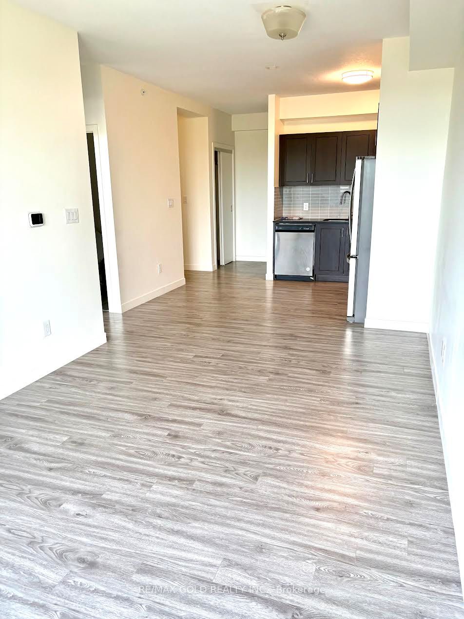 128 King Street N 611 Property Photo 5