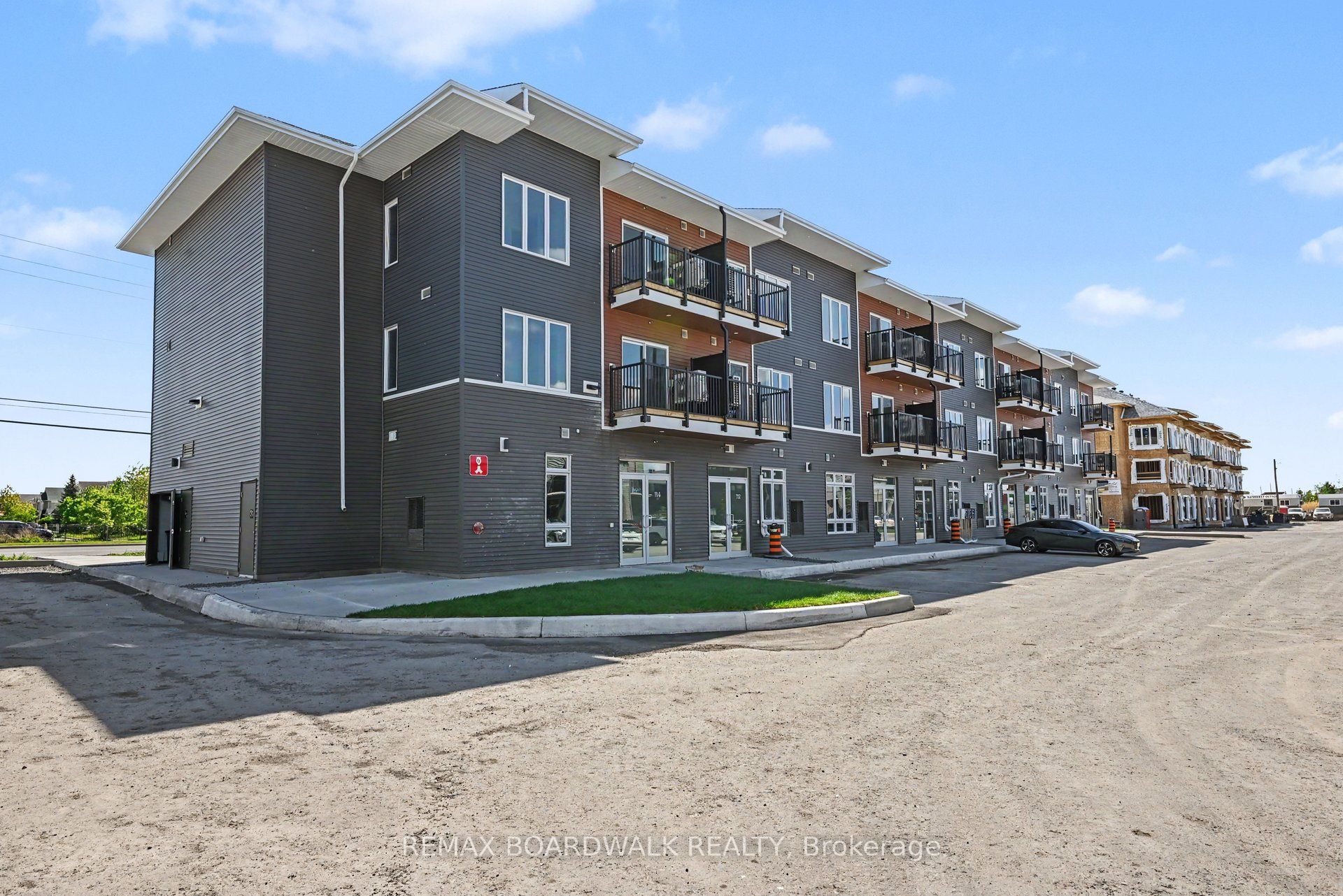 2370 Tenth Line Road 104 Property Photo 7