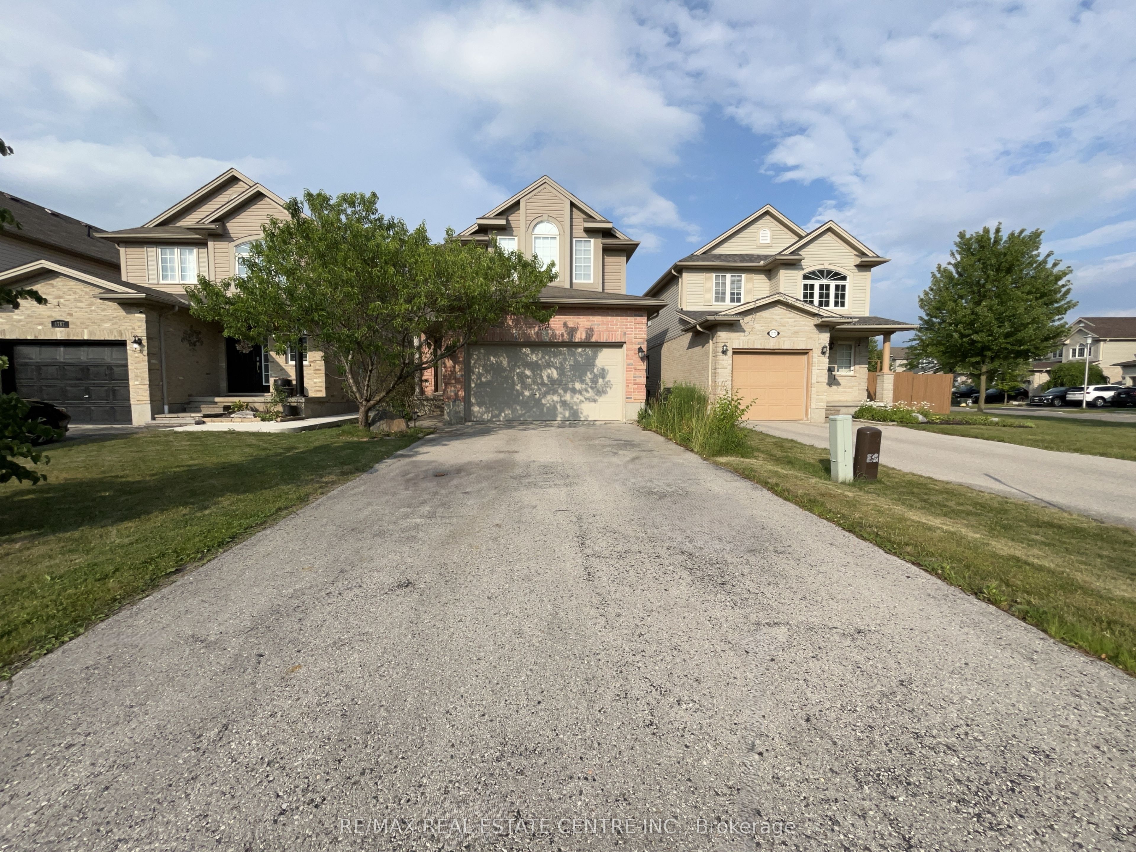 1771 Mickleborough Drive W Property Photo 1
