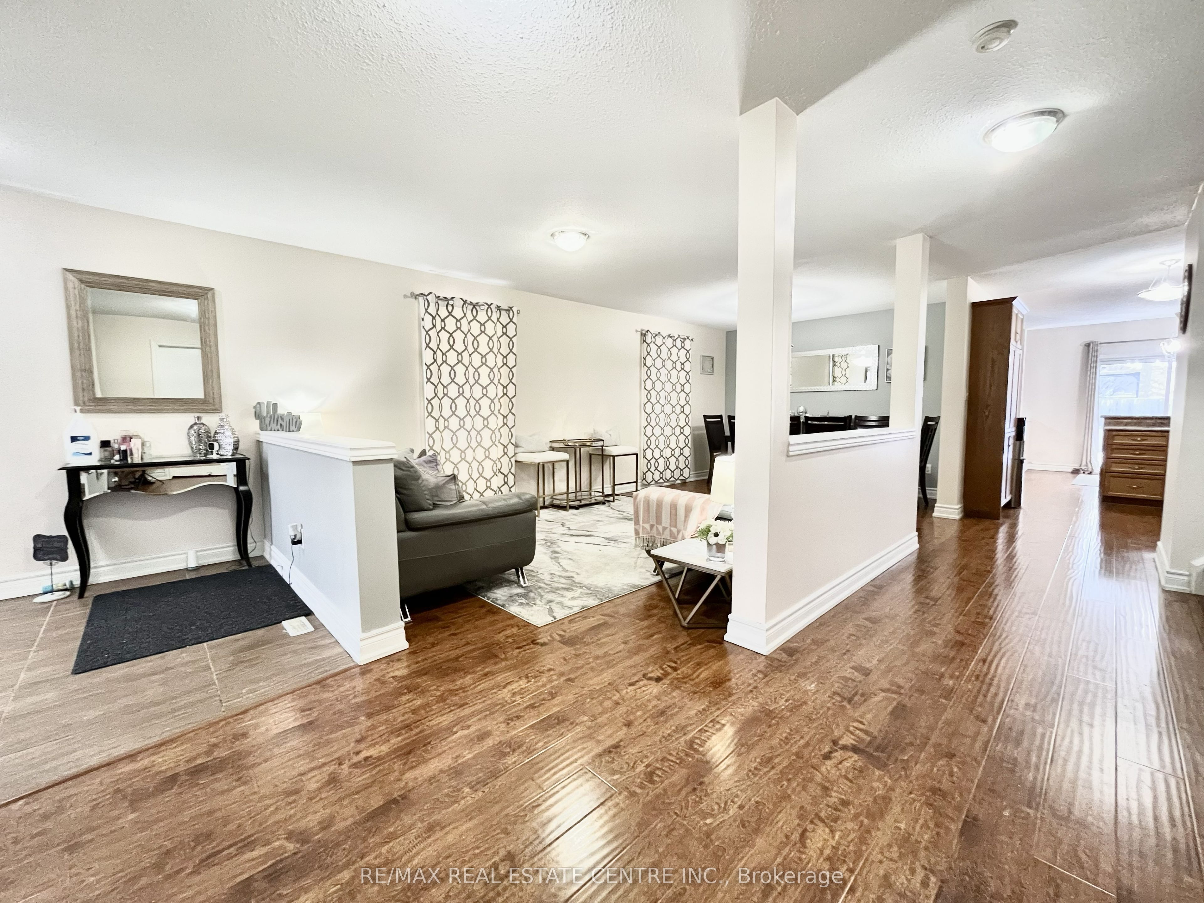 1771 Mickleborough Drive W Property Photo 8