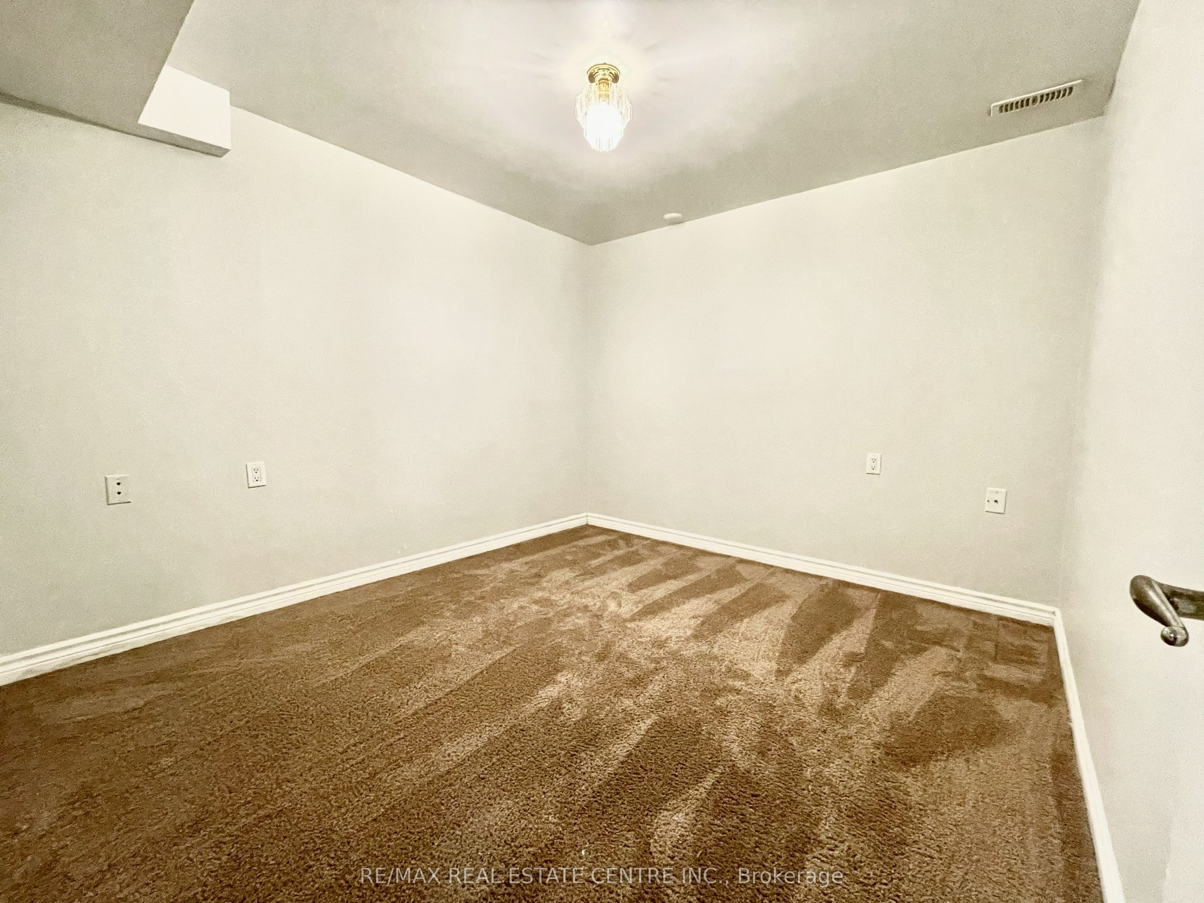 1771 Mickleborough Drive W Property Photo 27